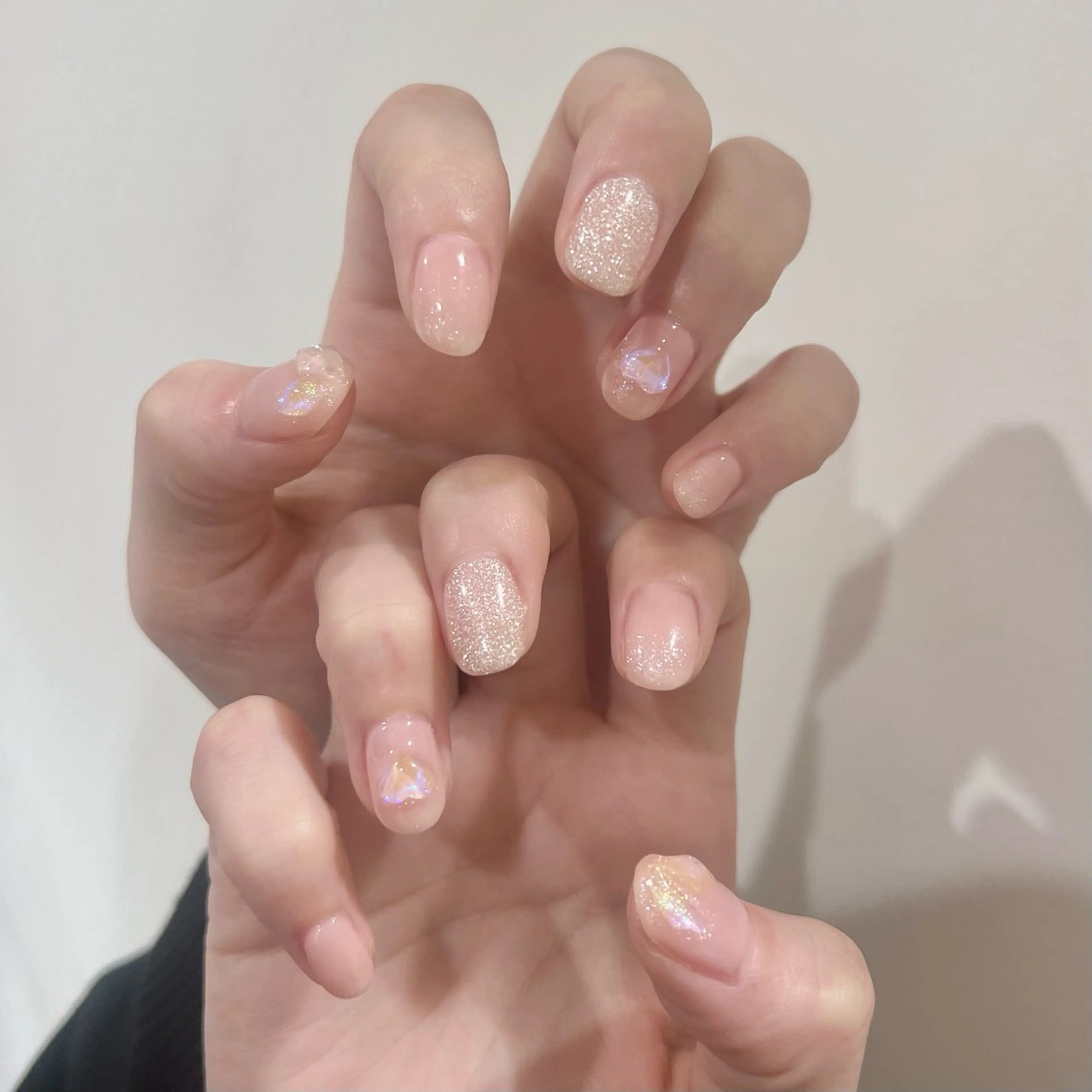 ネイル ハート ハンドネイル 🎀チーク/ちゅるん 🫧chisa🎀のネイルデザイン