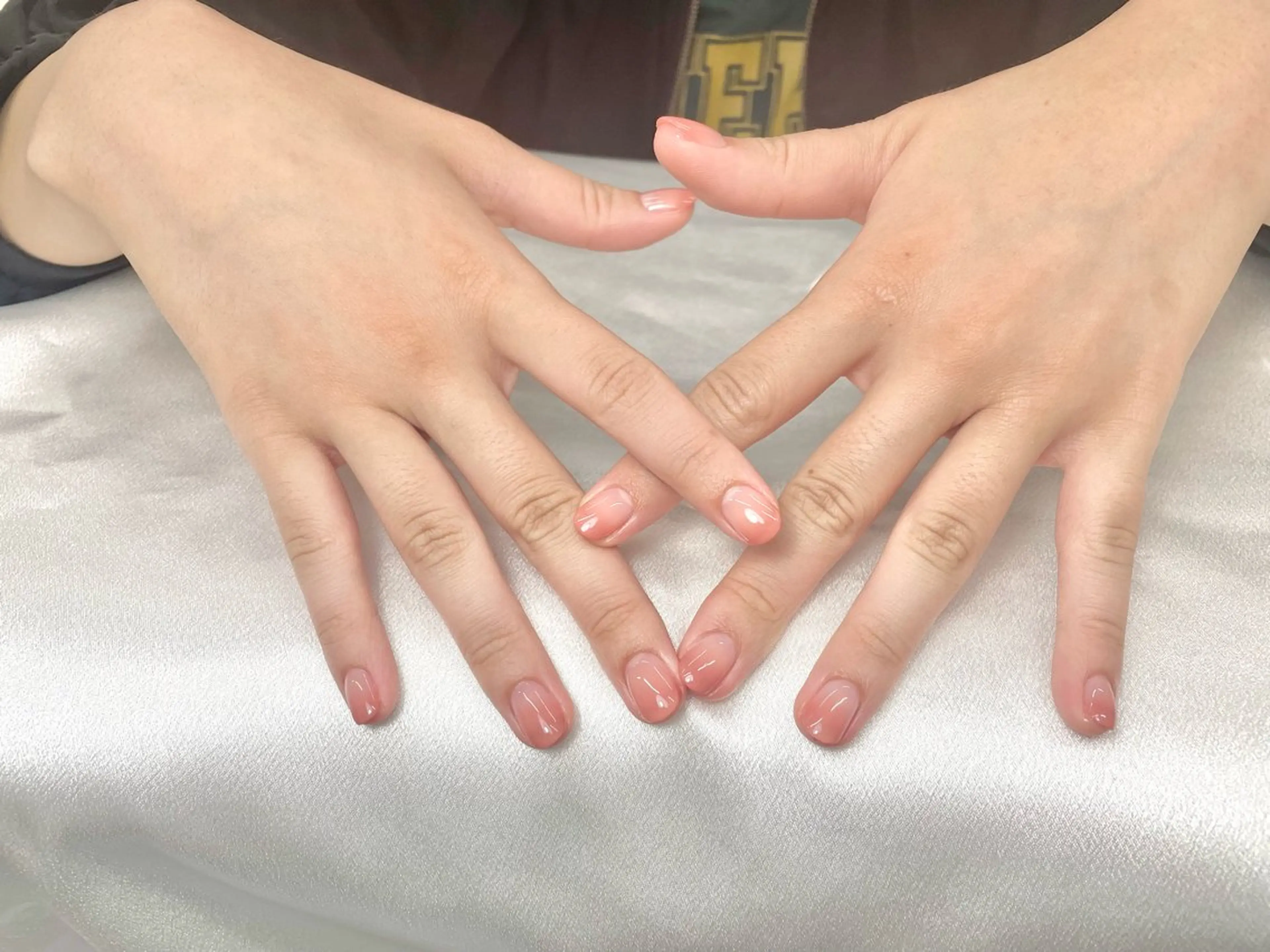 ネイル グラデーション 夏 目のネイルデザイン