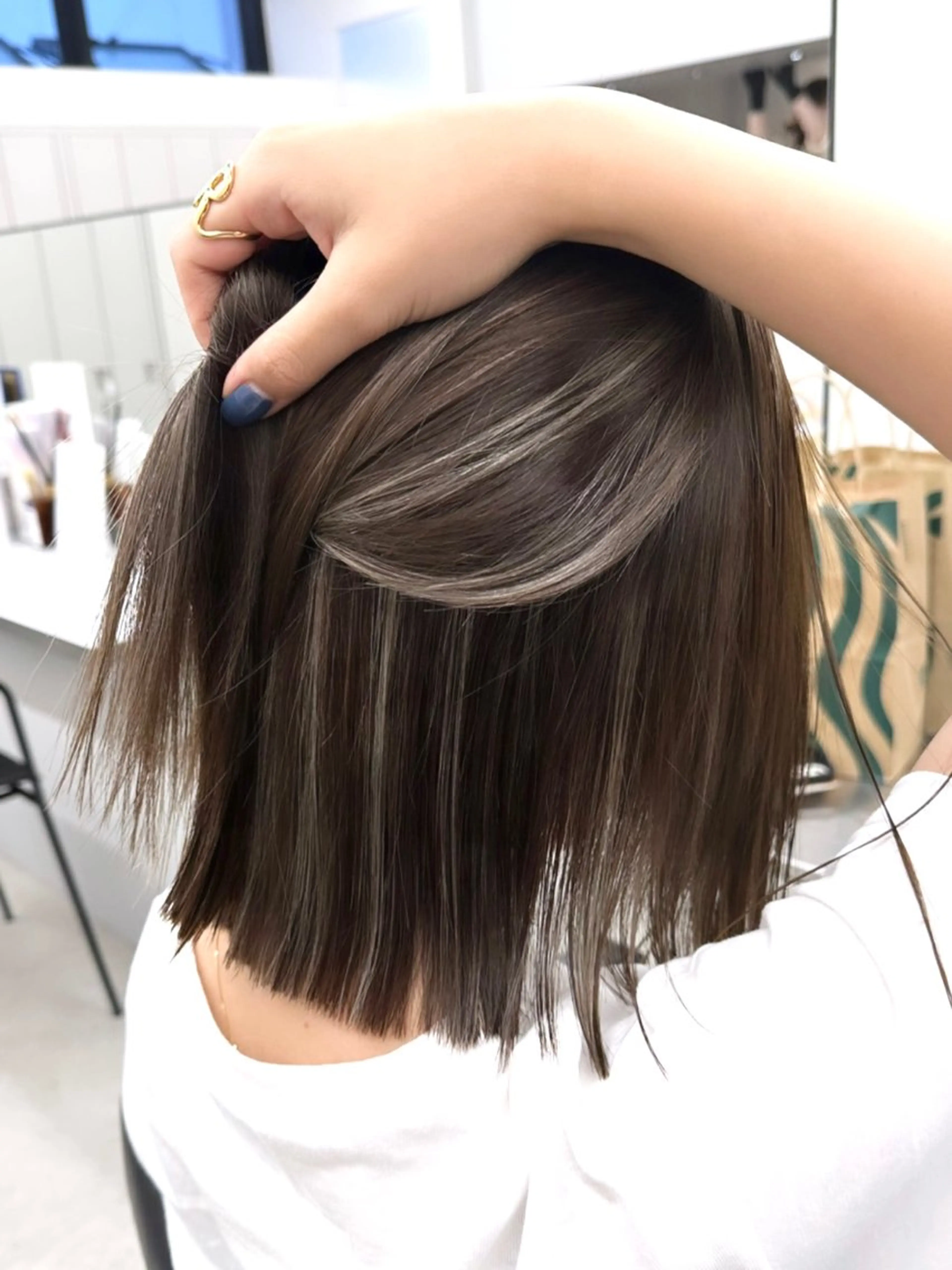 ミディアム カラー バレイヤージュ ハイライトカラー ハイライト レイヤーカット ご予約 宜しくお願いします！のヘアスタイル