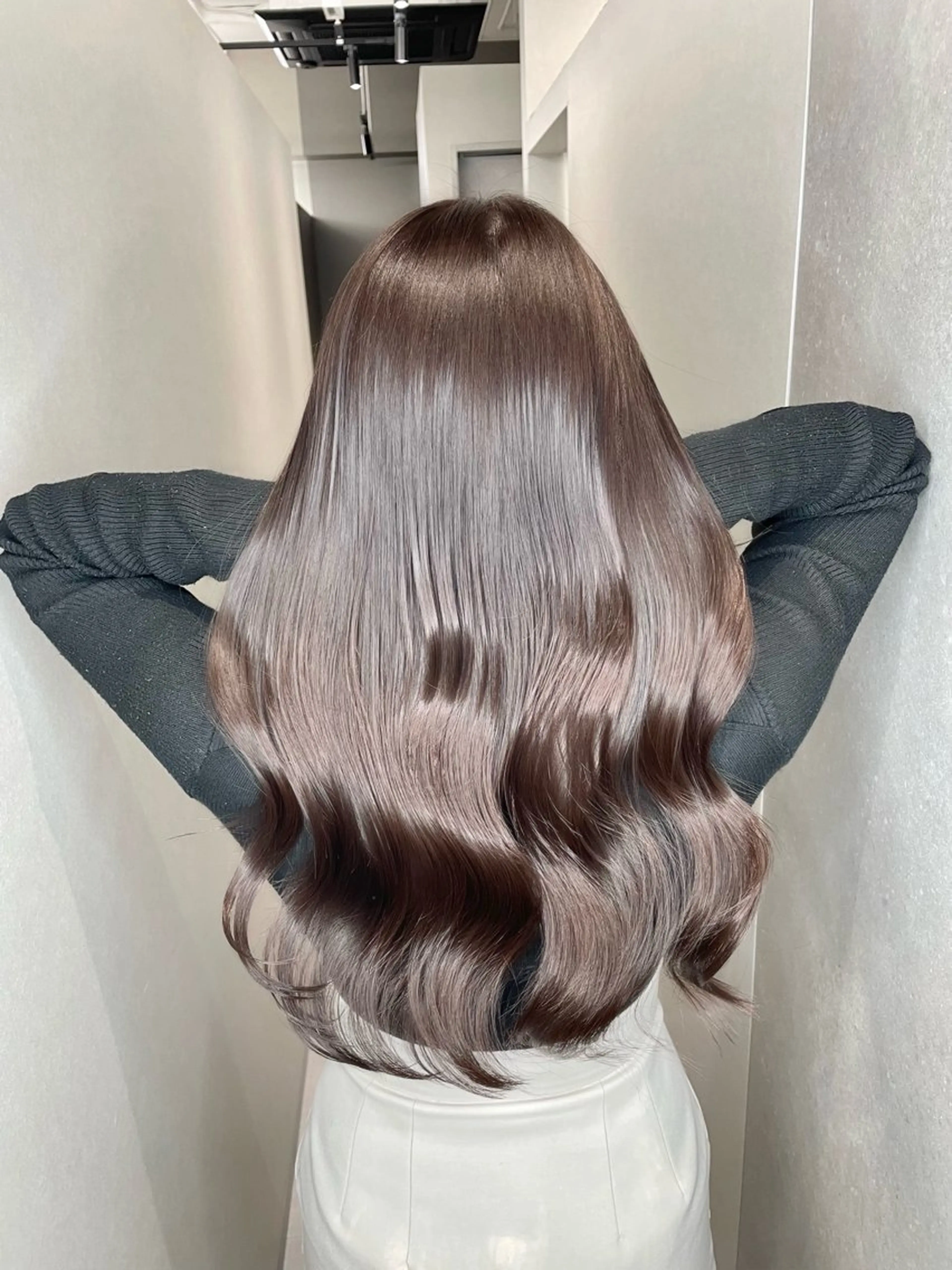 セミロング カラー ブリーチ 透明感カラー ブリーチなしカラー デート 髪質改善 ヘアカラー トリートメント 今井 勝也のヘアスタイル