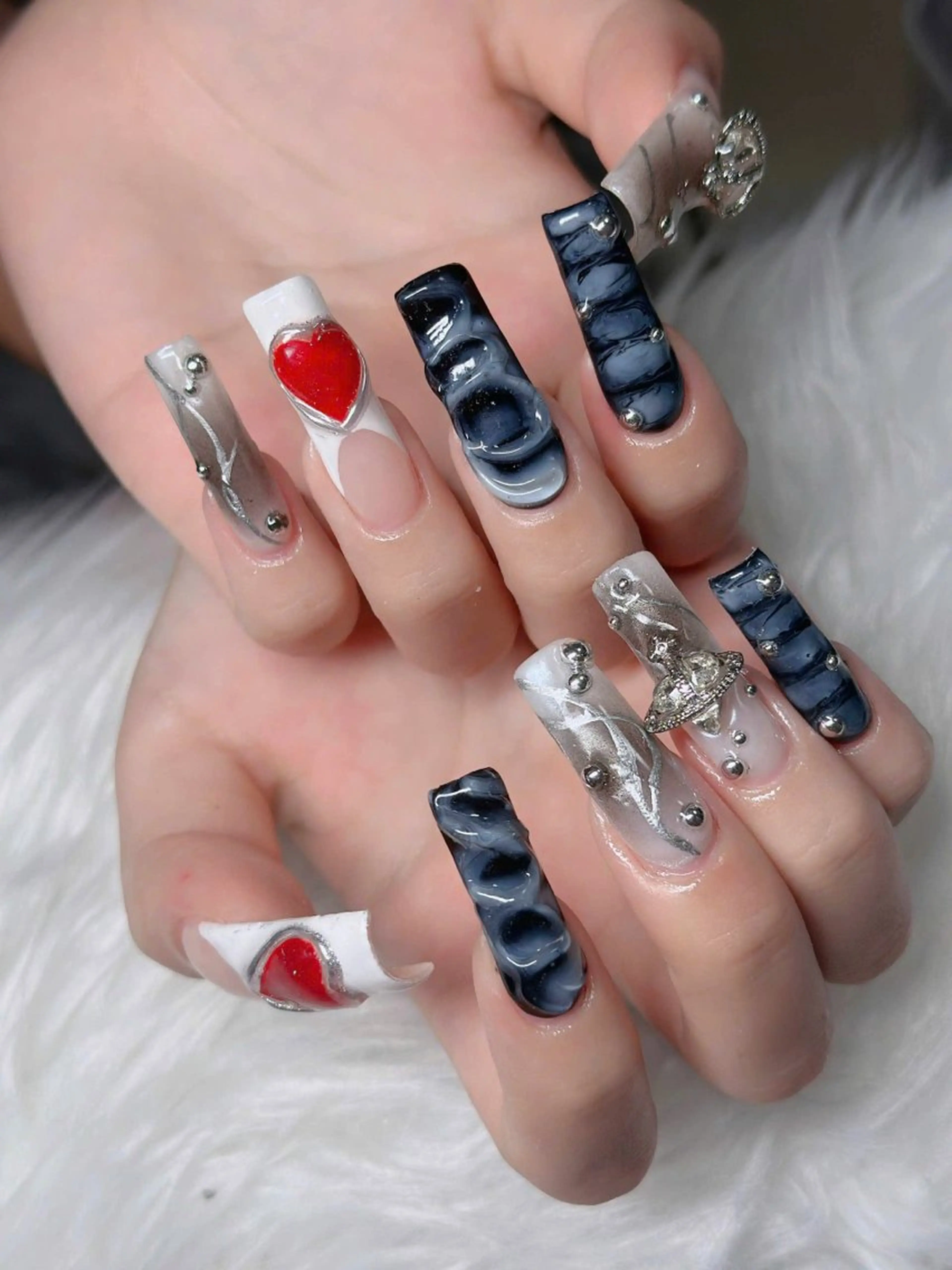 ネイル オーロラネイル フレンチネイル ジェルネイル ハロウィン キラキラネイル H.baby Nail Salonのネイルデザイン