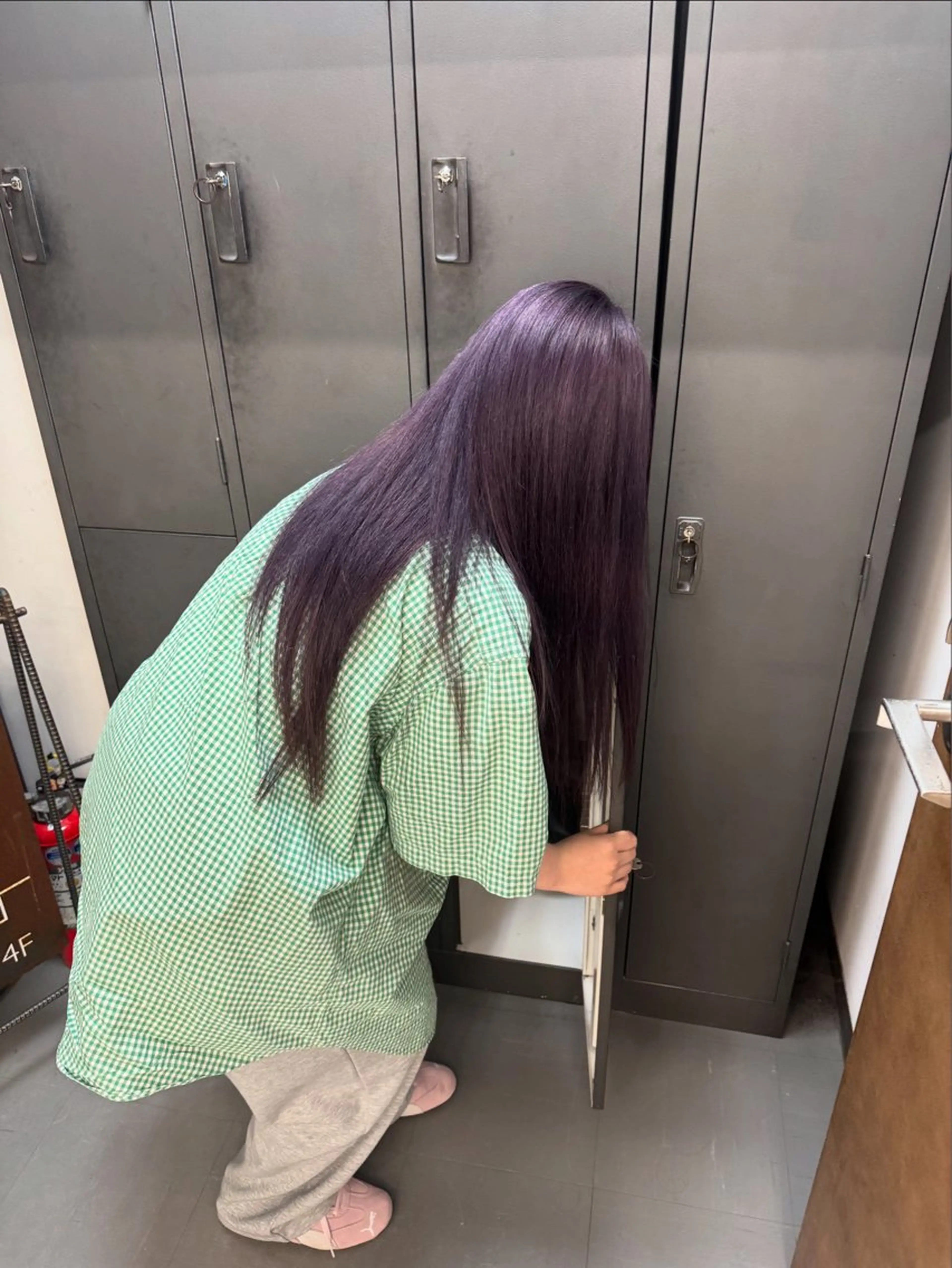 ロング カラー パープルカラー ヘアカラー ゆうと/ブリーチモデ ル/ストレートモデルのヘアスタイル