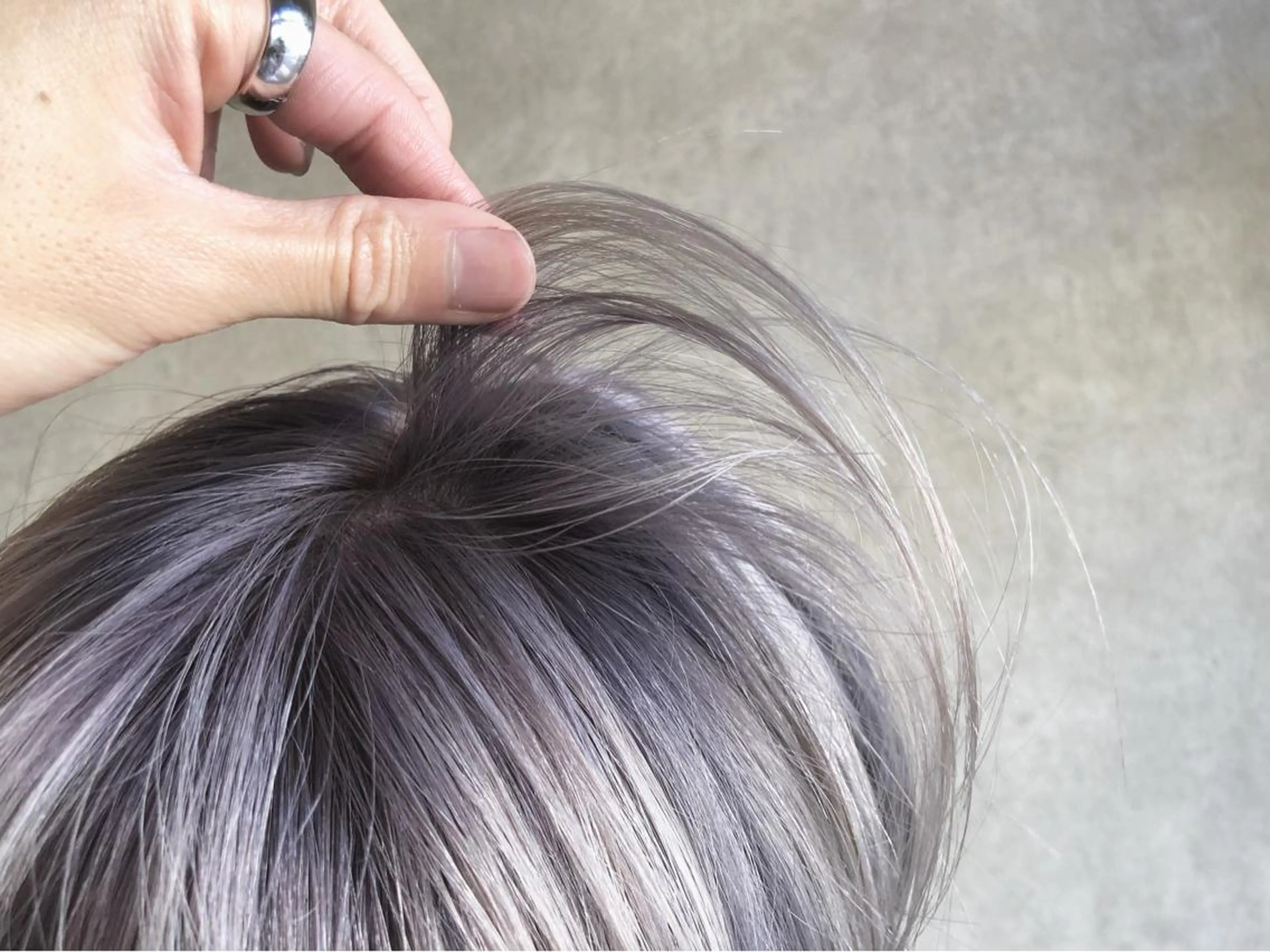 ショート カラー 顔周りレイヤー/韓国 ブリーチminamiのヘアスタイル