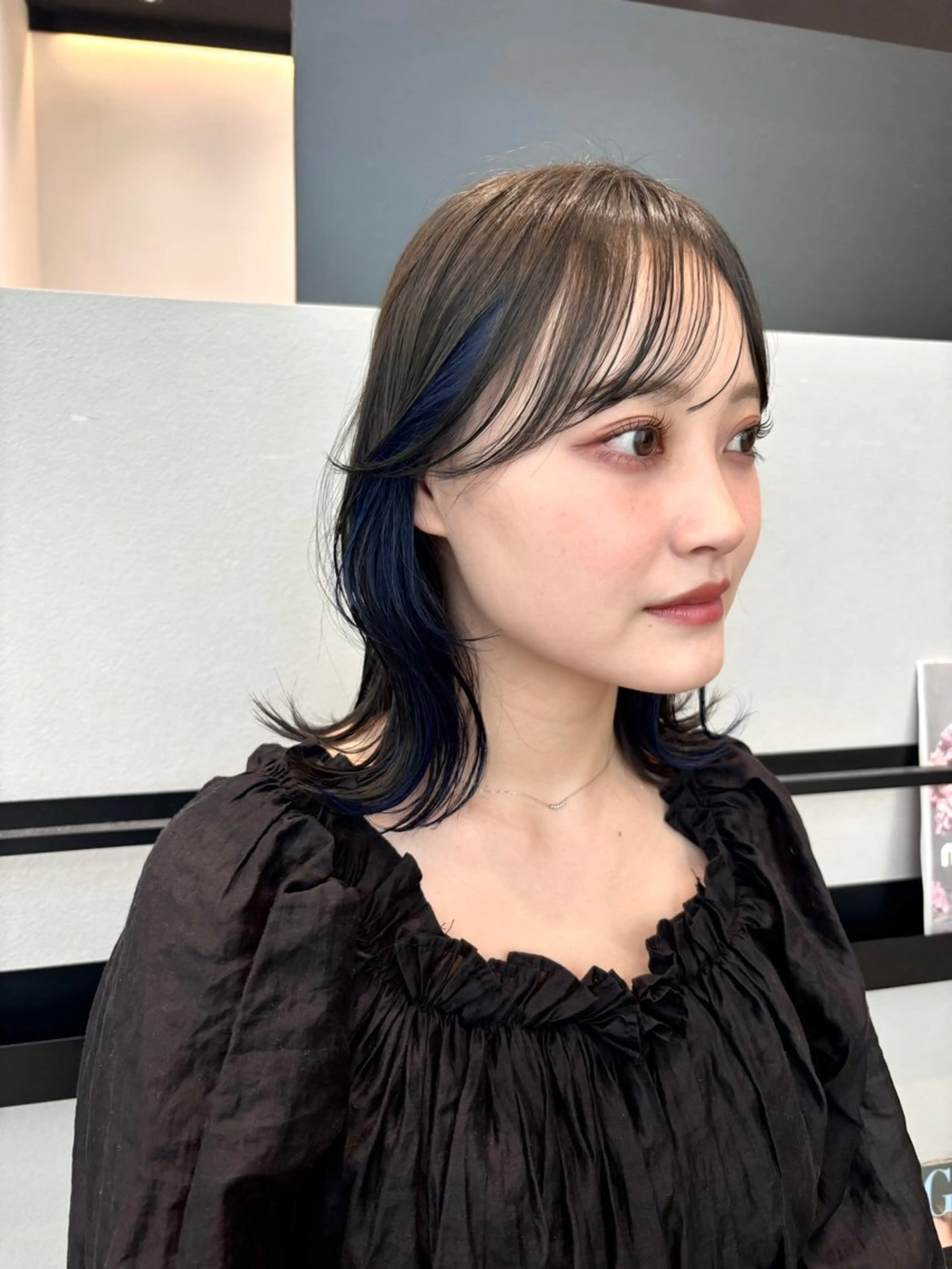 ミディアム カラー ブルーカラー くびれヘア カット ヘアカラー 透明感カラー/ レイヤーkotonoのヘアスタイル