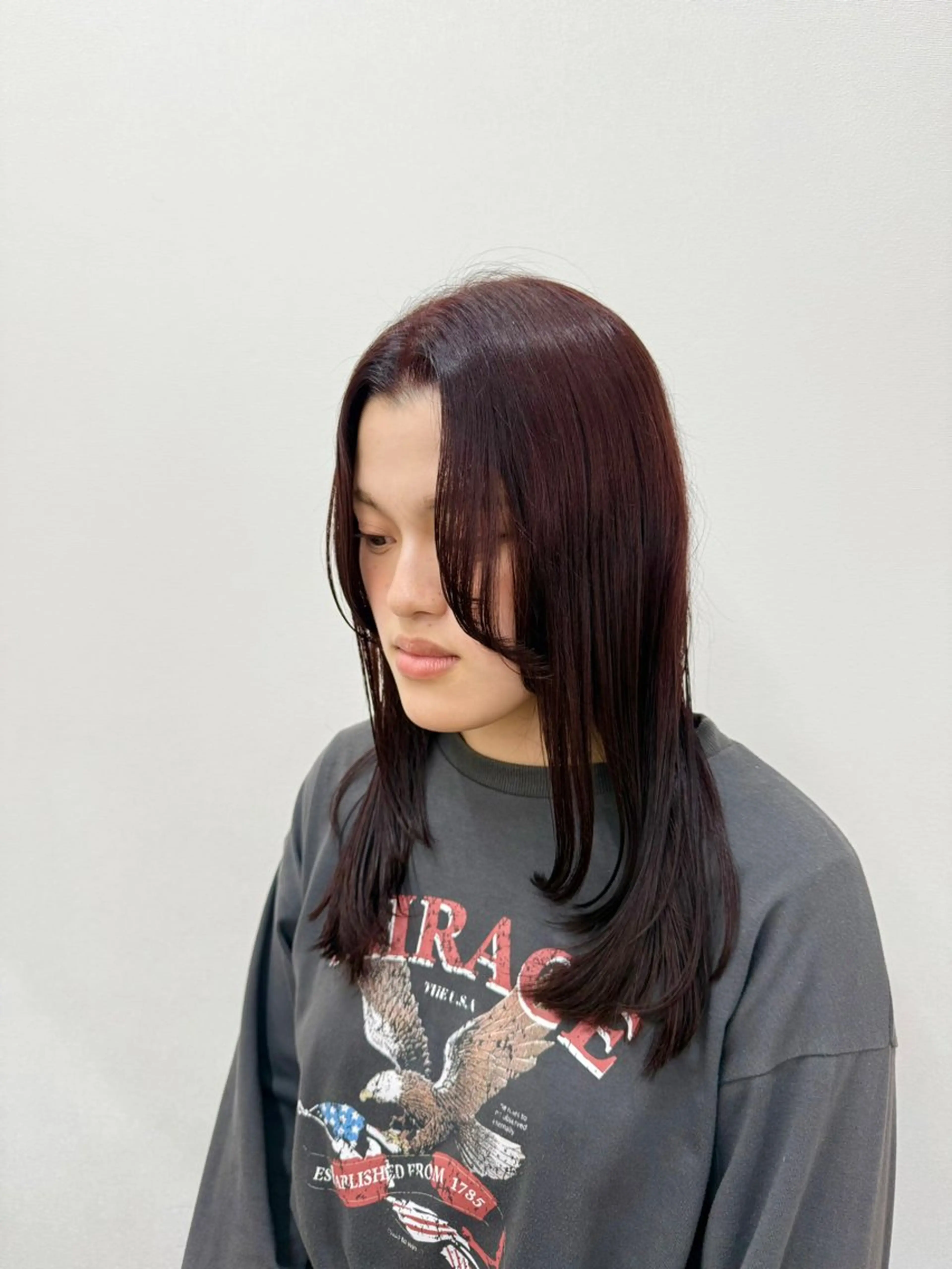 ロング 顔まわりレイヤー 顔周りカット レイヤーカット 小顔カット カット ヘアカラー ちほ/顔周りレイヤー /ベージュカラーのヘアスタイル