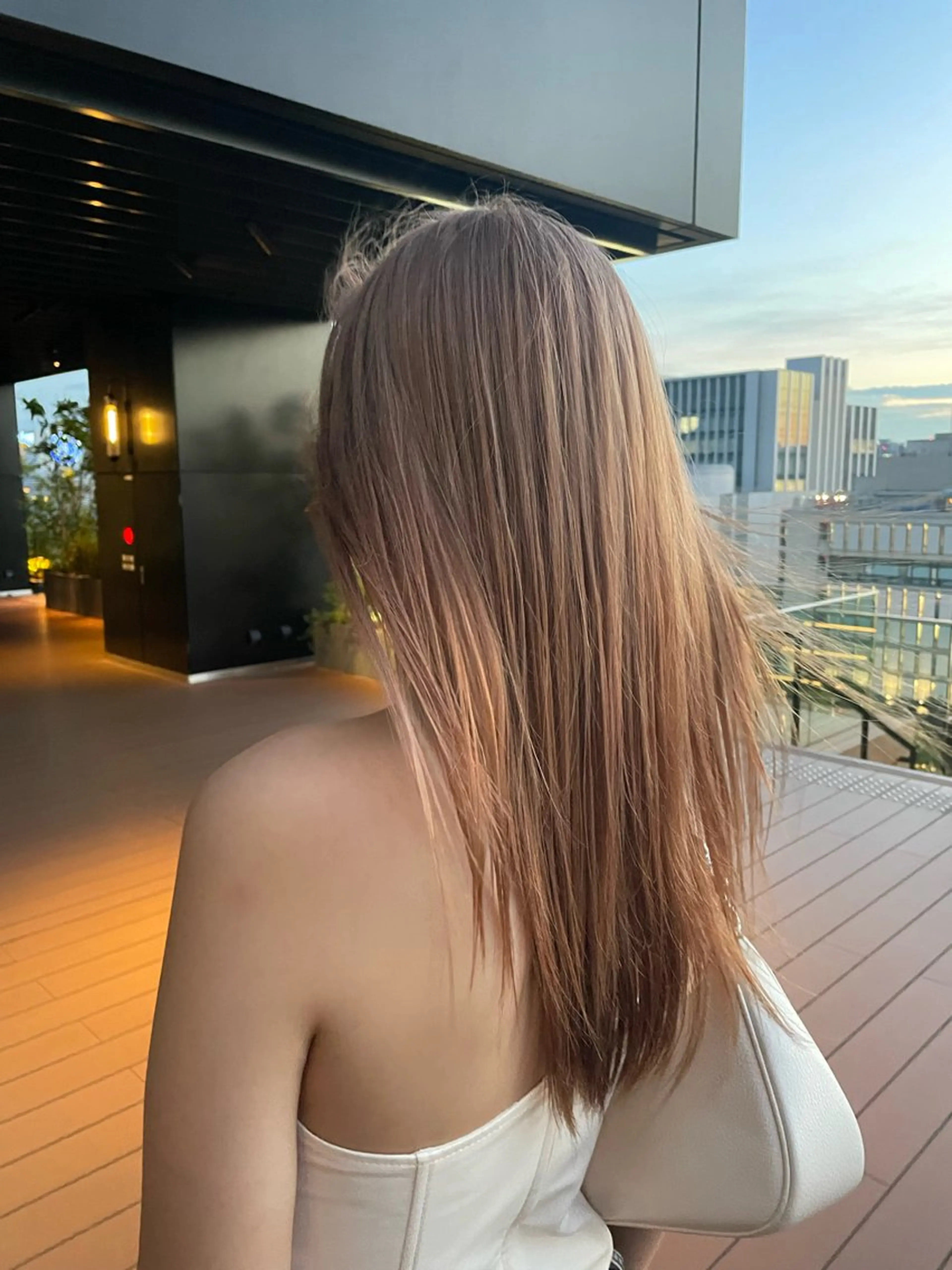 セミロング ヘアカラー ハイトーンカラー 縮毛矯正/ジャックのヘアスタイル