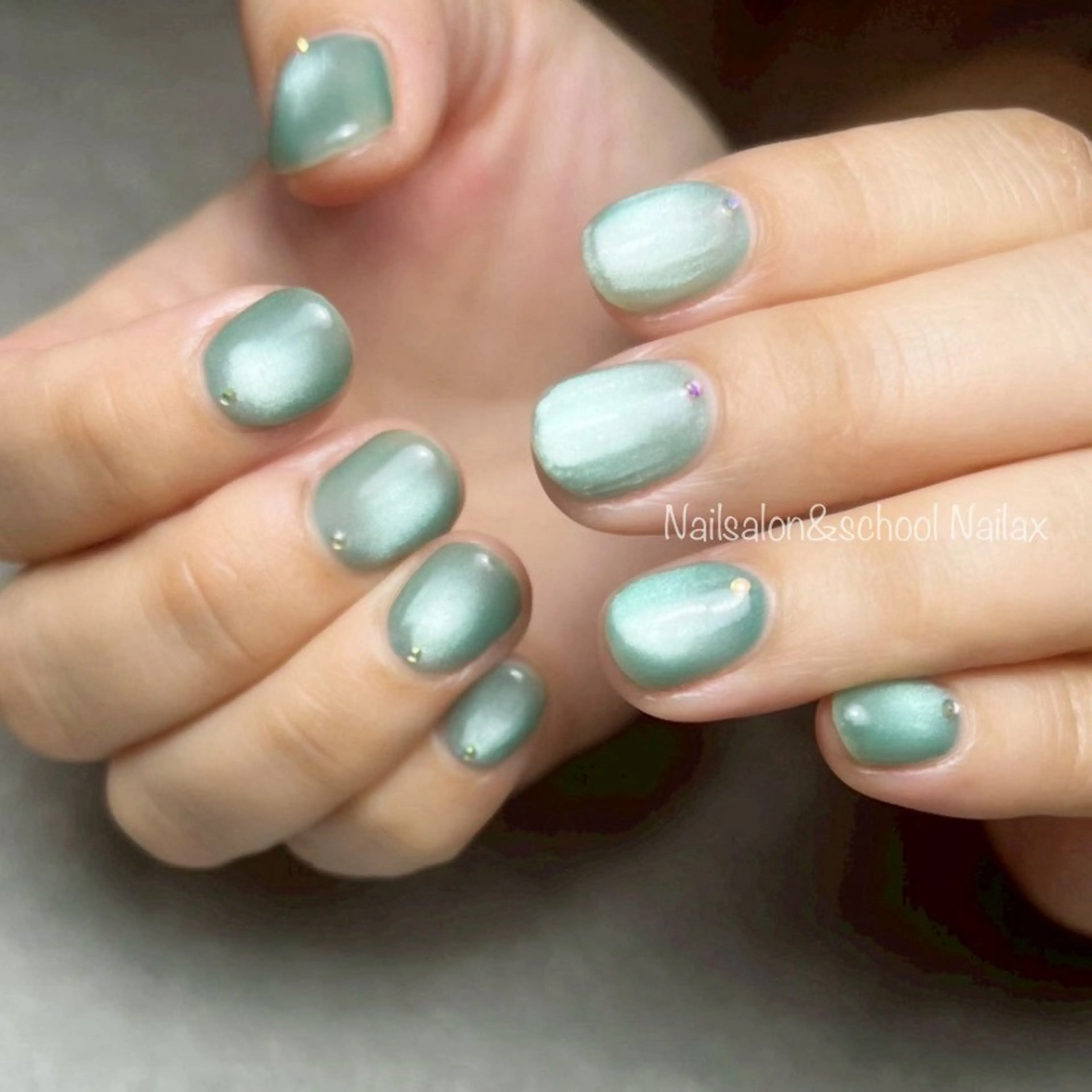 ネイル ストーンネイル nailax Makiのネイルデザイン