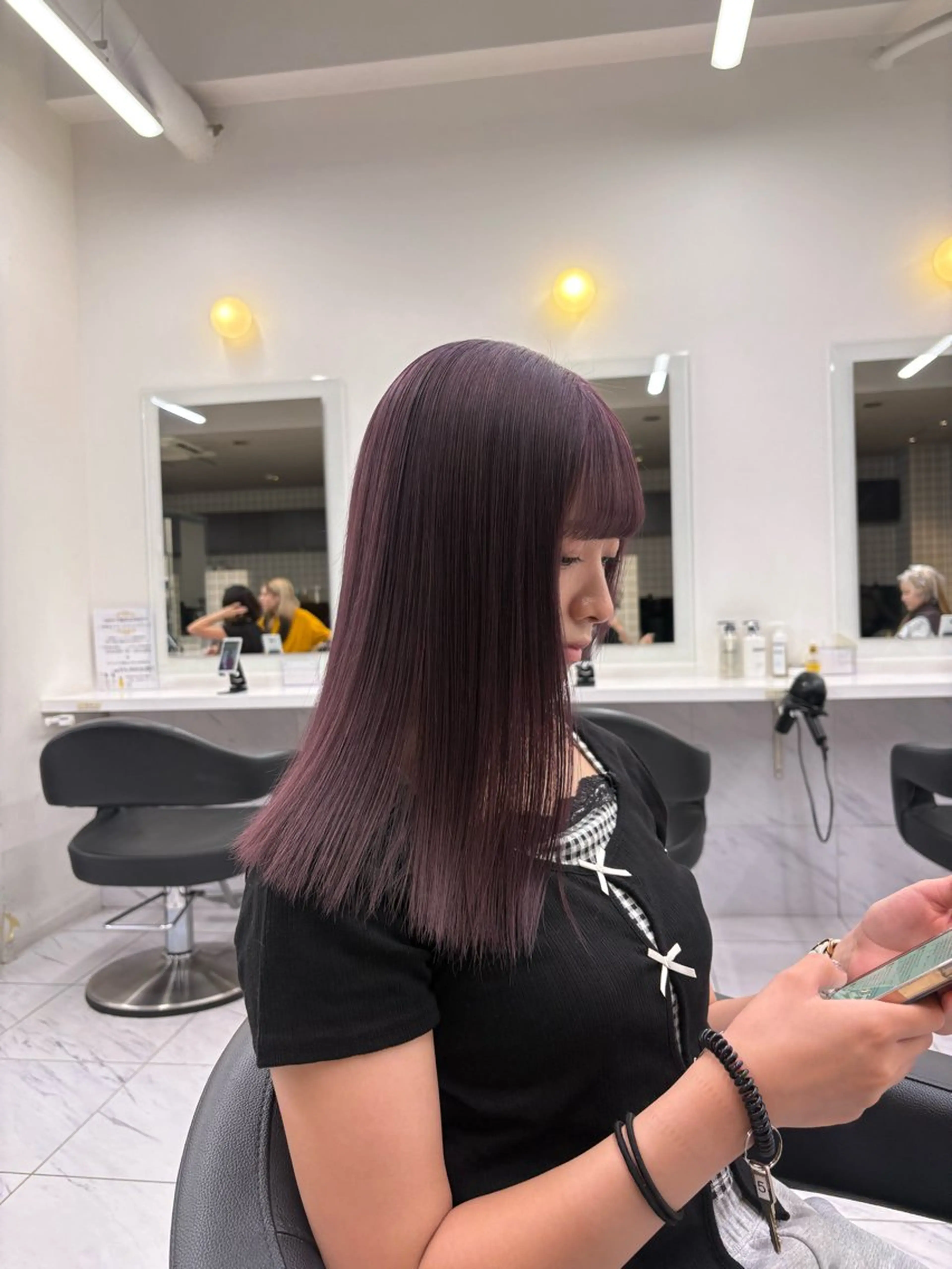 セミロング カラー ヘアカラー トリートメント 透明感ベージュ🤎 ナチュラルレイヤーのヘアスタイル