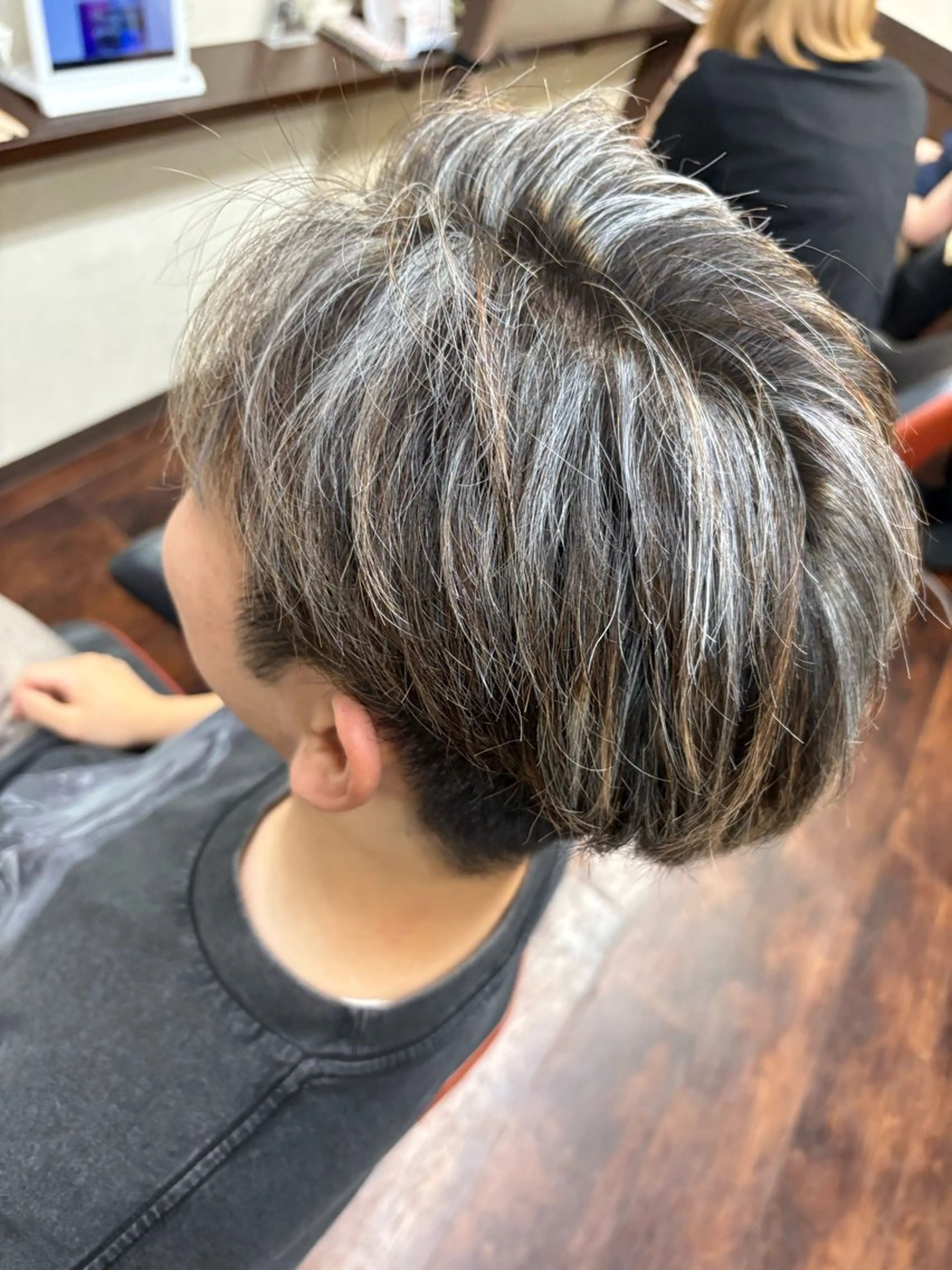 カラー 熊澤 歩のヘアスタイル