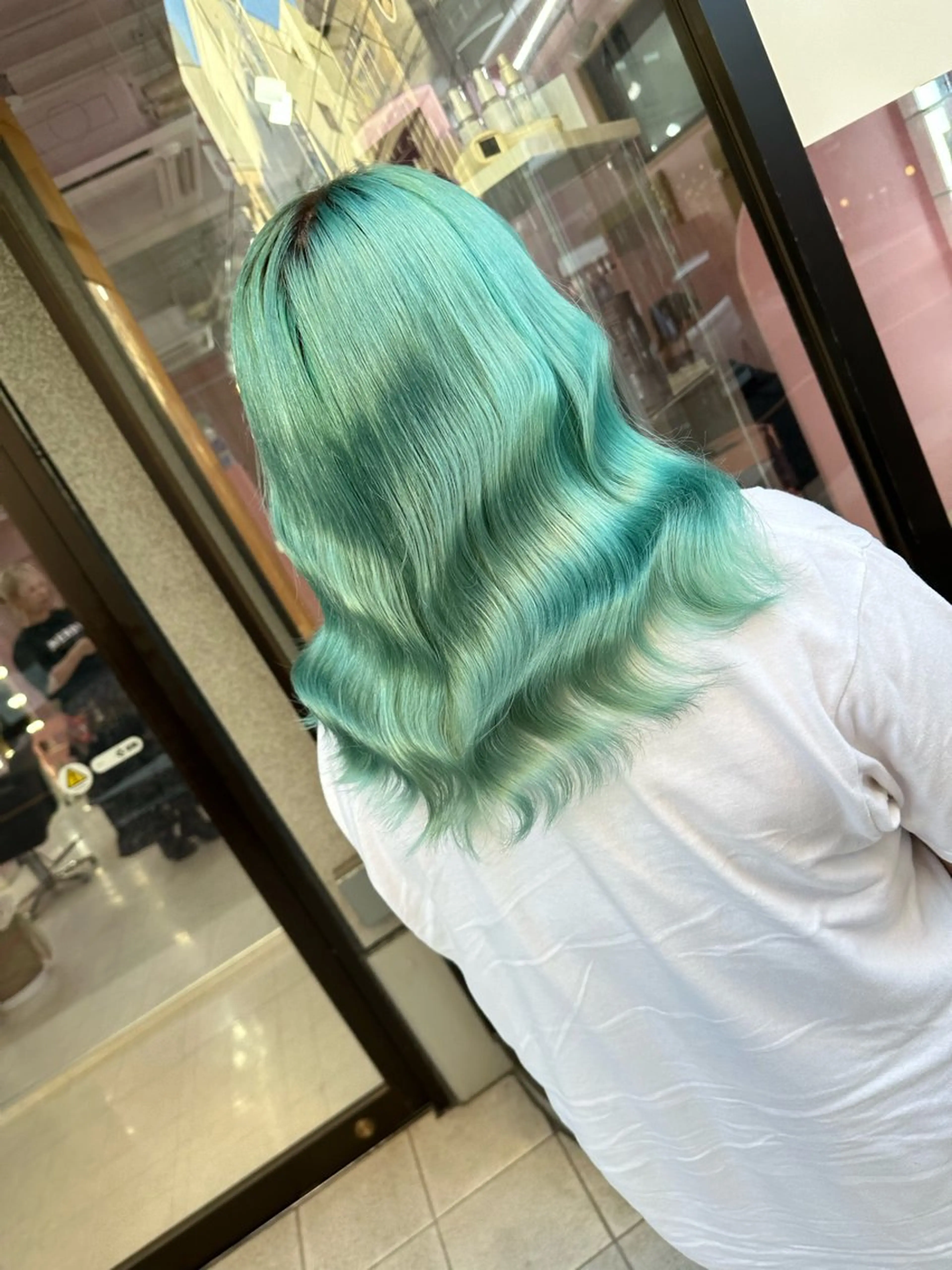 セミロング カラー ✨色落ちまで可愛い✨ MANATO🎨🌈のヘアスタイル