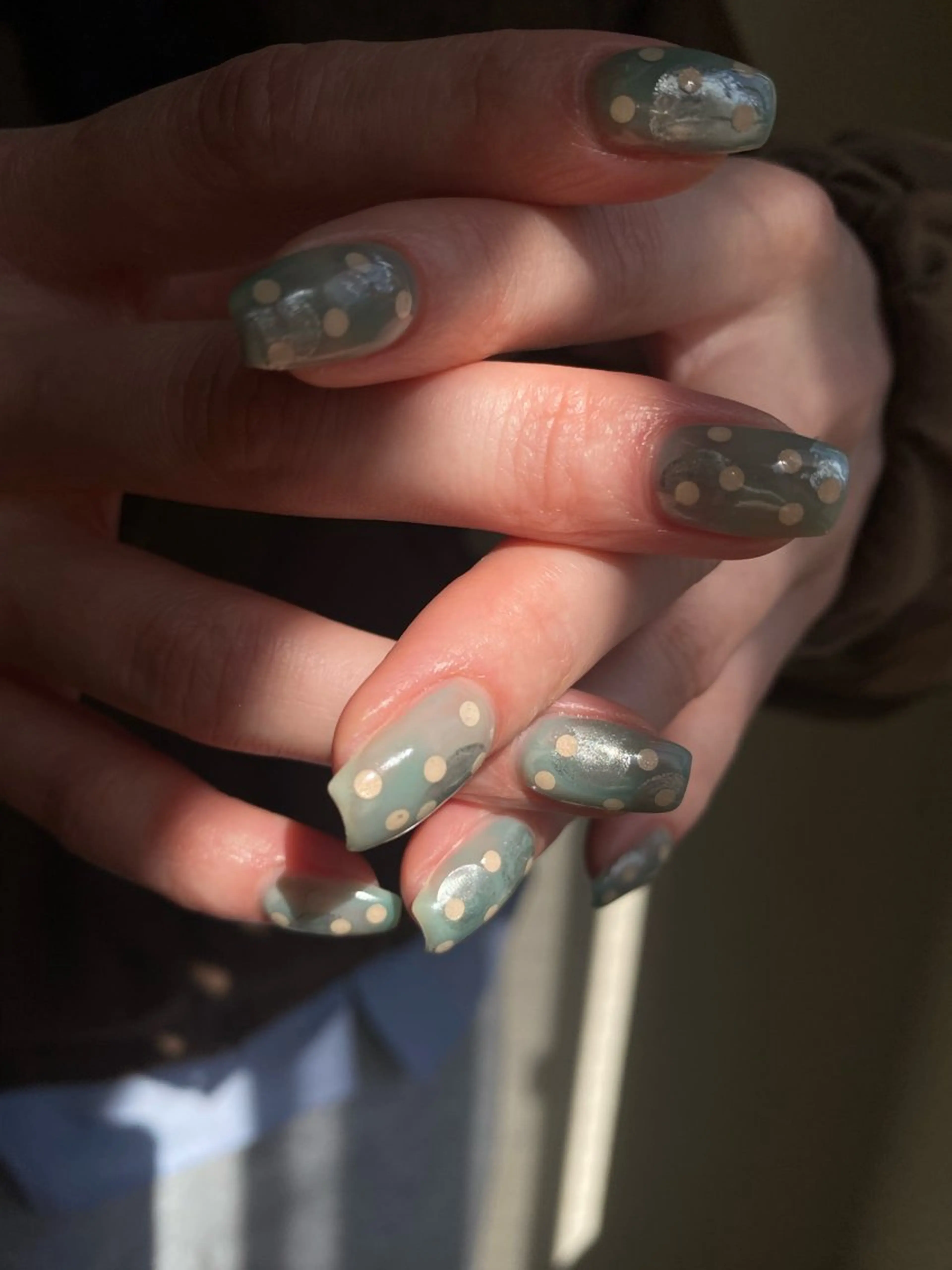 ネイル 成人式 フラッシュネイル フレンチネイル ガーリー キラキラネイル ハンドネイル 草加ニュアンスネイル 🌚hersのネイルデザイン