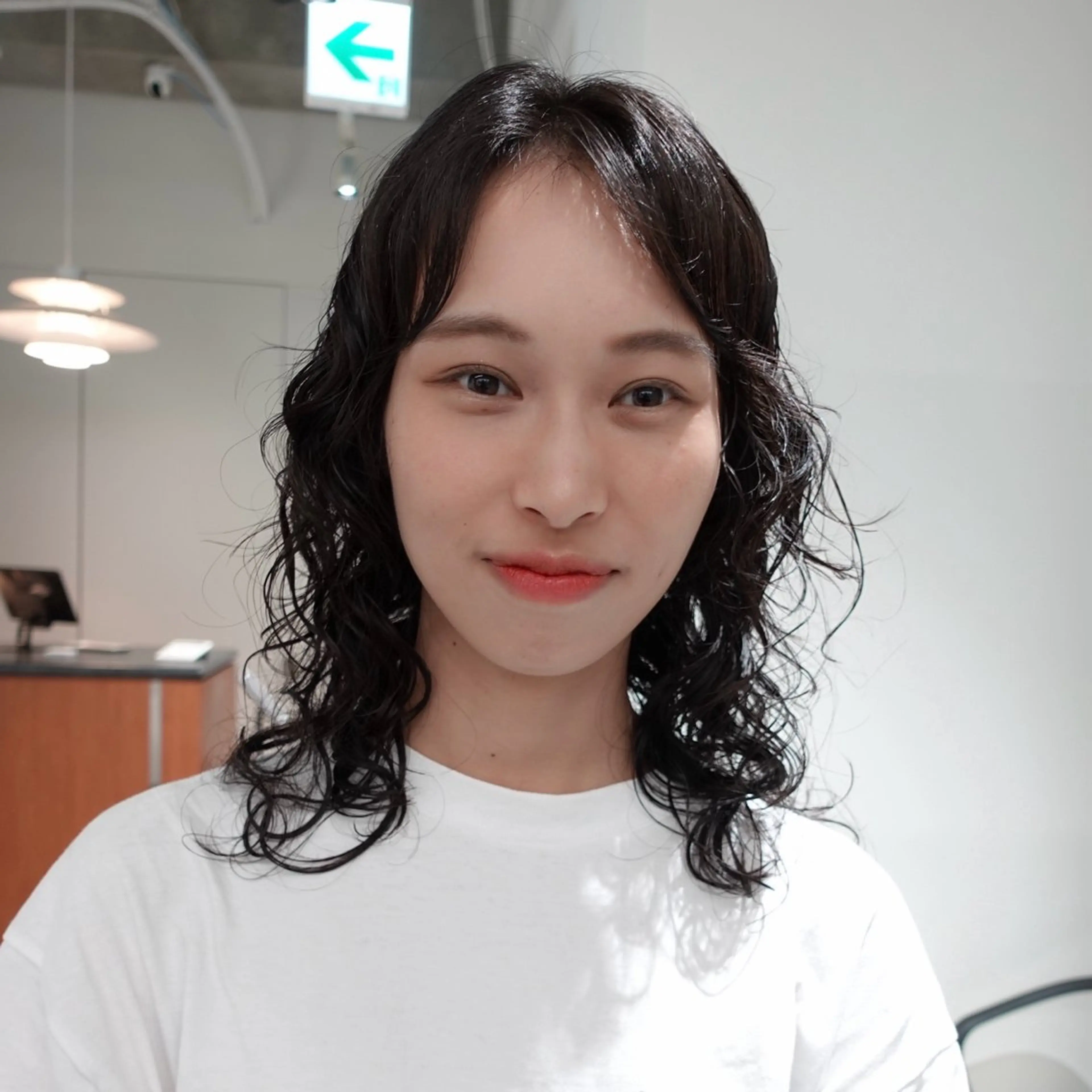ミディアム パーマ ヘアアレンジ ミディアムパーマ レイヤーカット カット パーマ 🌐サトウ リョウ🌐のヘアスタイル