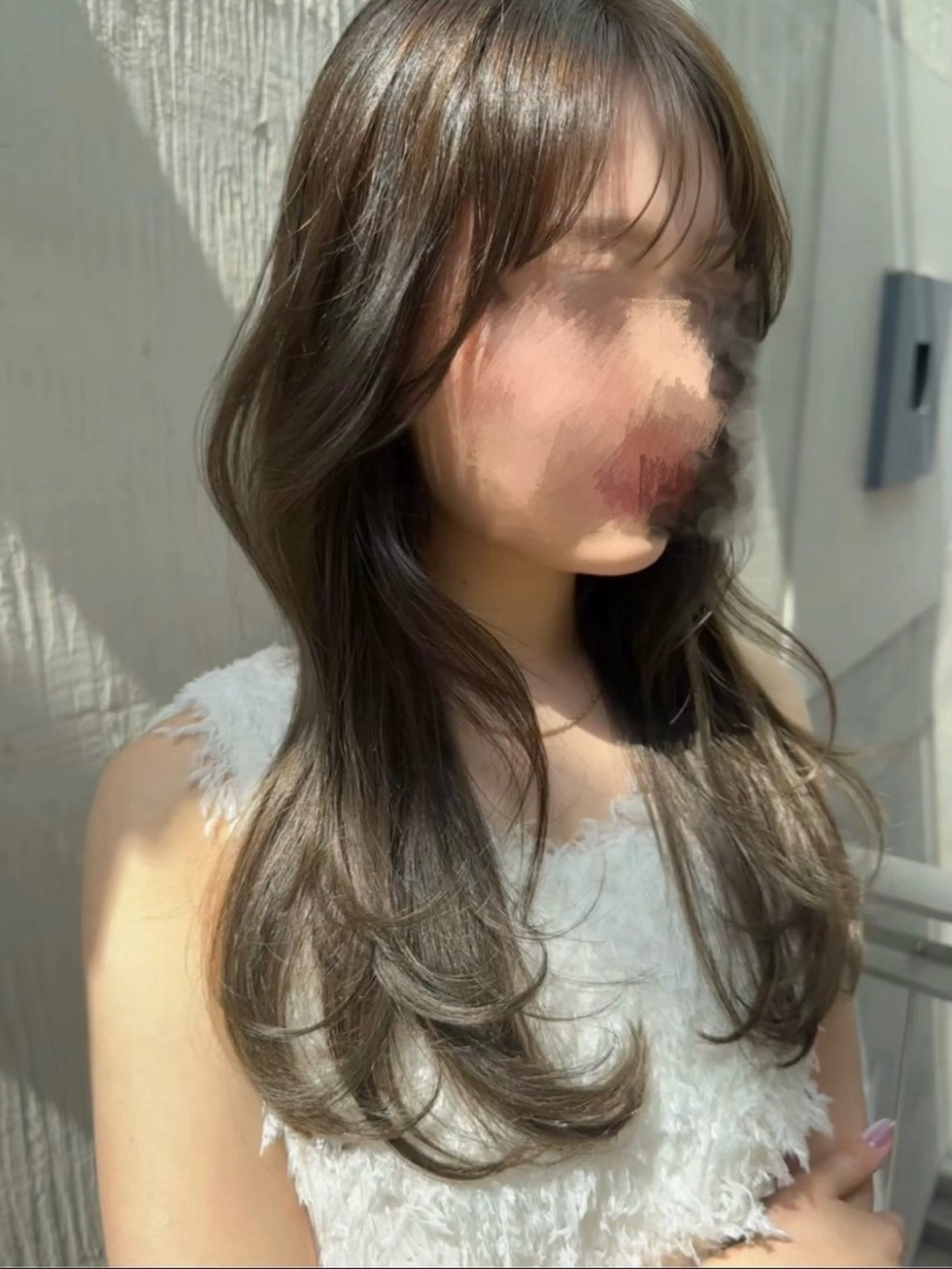 ロング カラー ベージュカラー オリーブベージュ ヘアカラー Saffy RIOのヘアスタイル