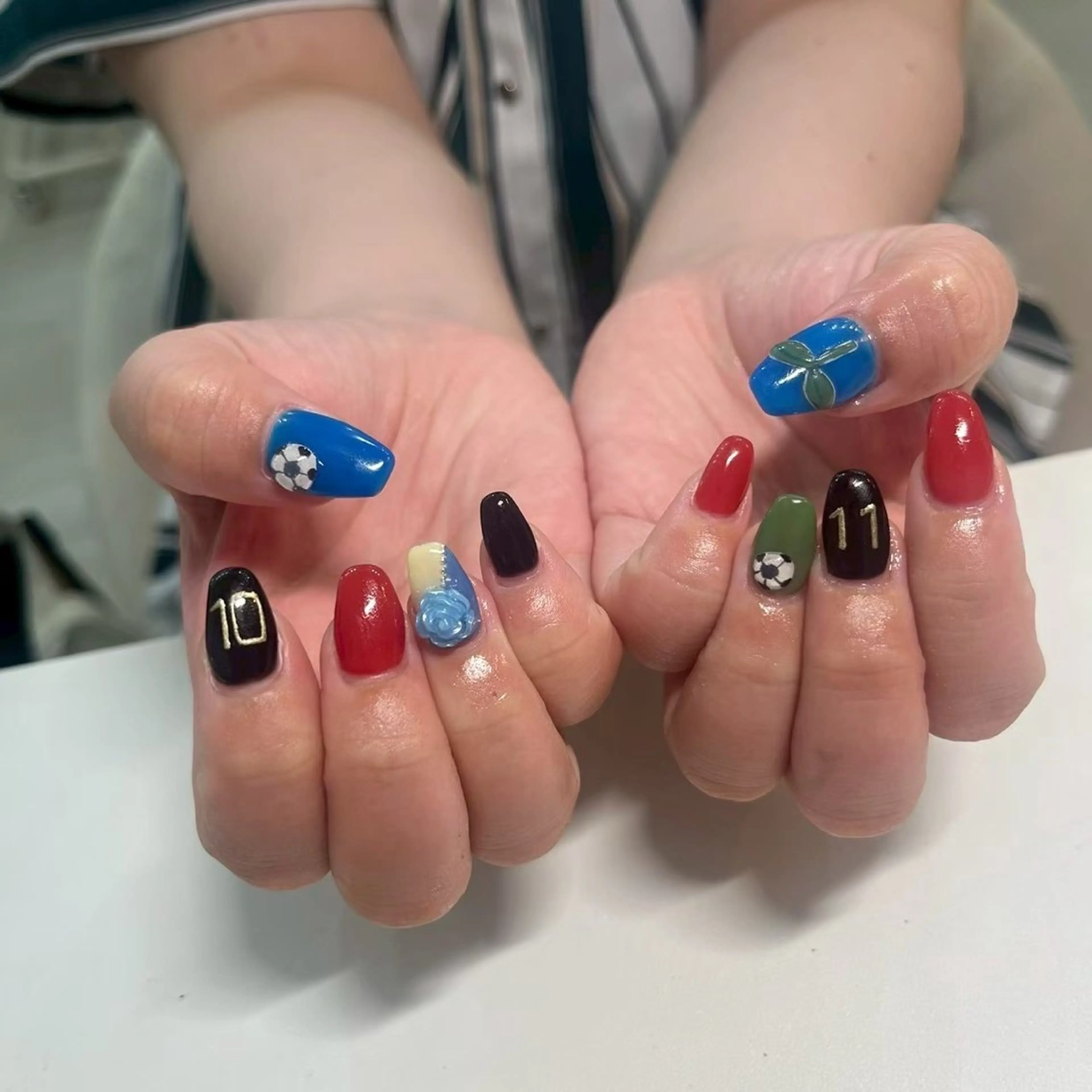 ネイル THEBALM sixネイル💅のネイルデザイン