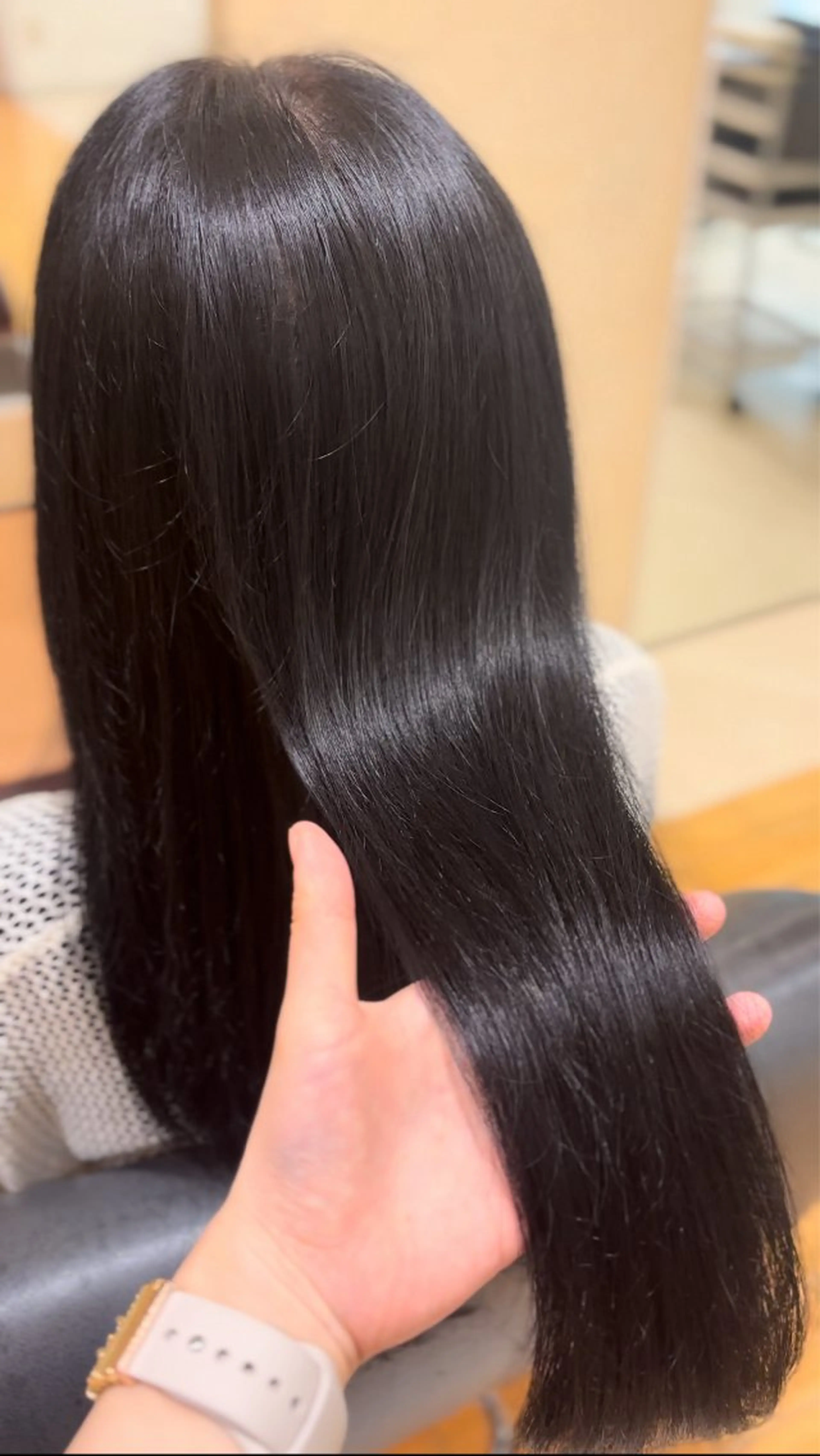 ロング 井上 未悠のヘアスタイル