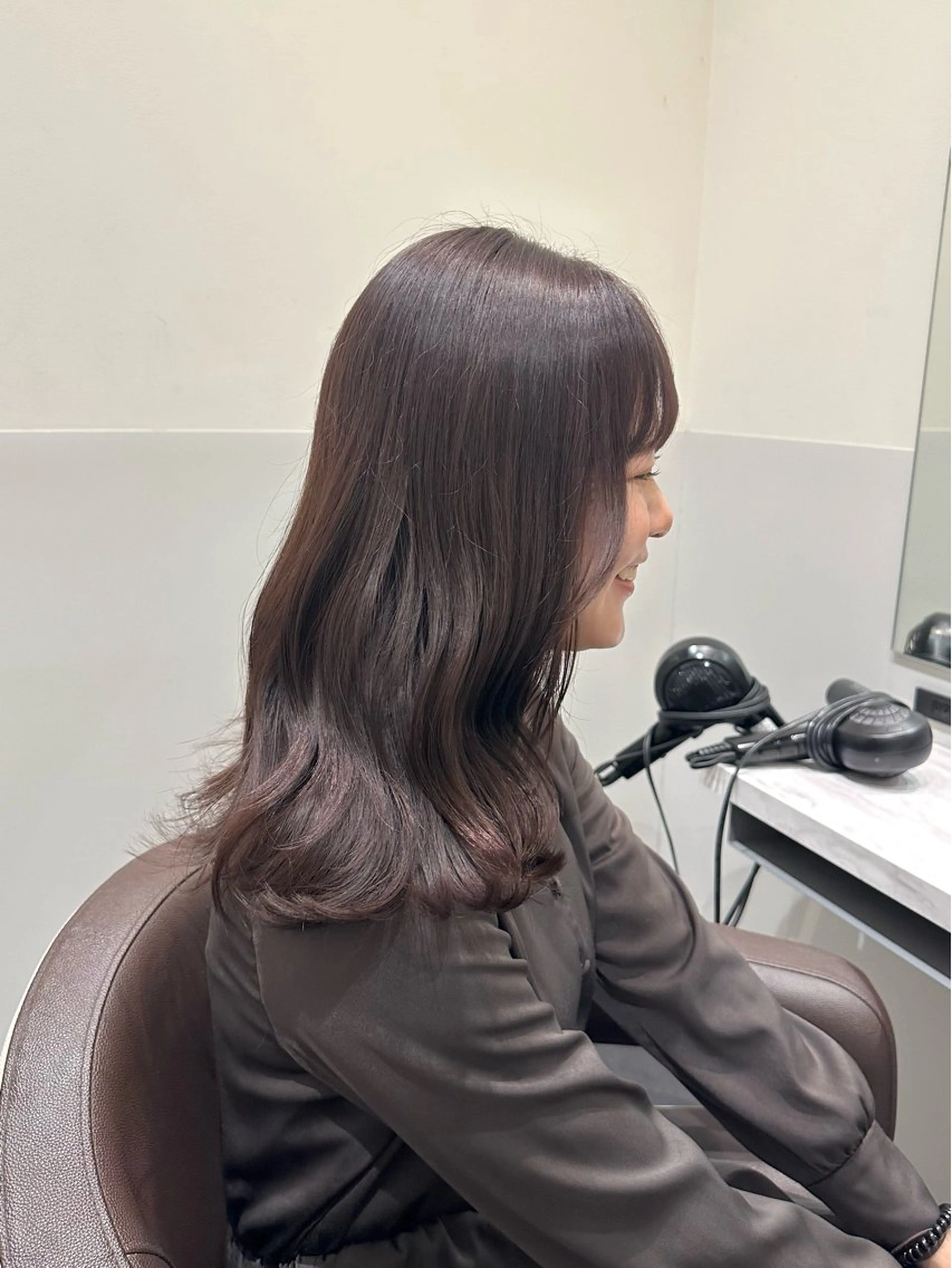 ロング カラー ブリーチ グレージュ ラベンダーカラー ラベンダーグレージュ ラベンダーグレー 矢野 晃平のヘアスタイル