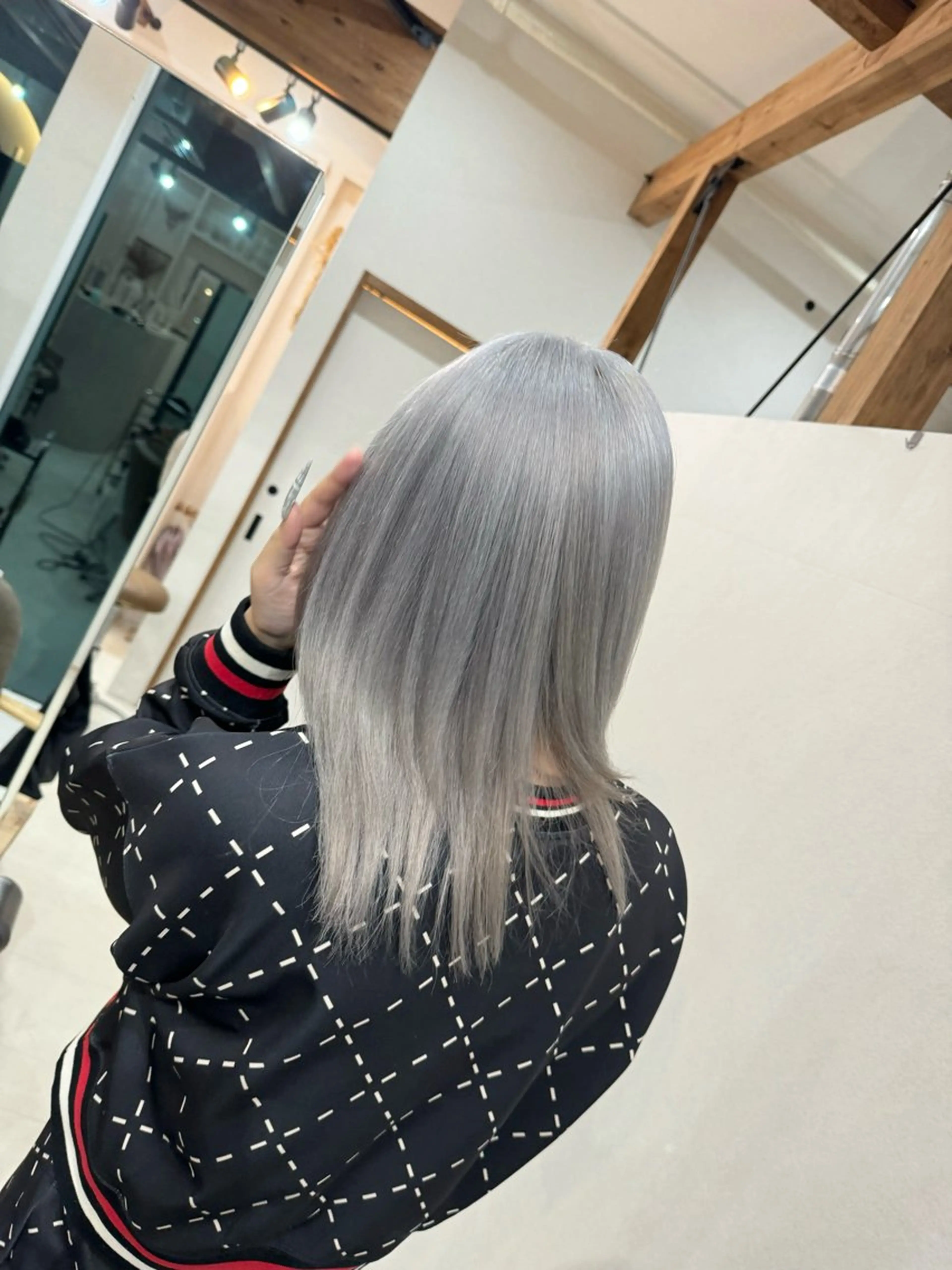 ミディアム ヘアカラー 鈴木 妃帆未のヘアスタイル