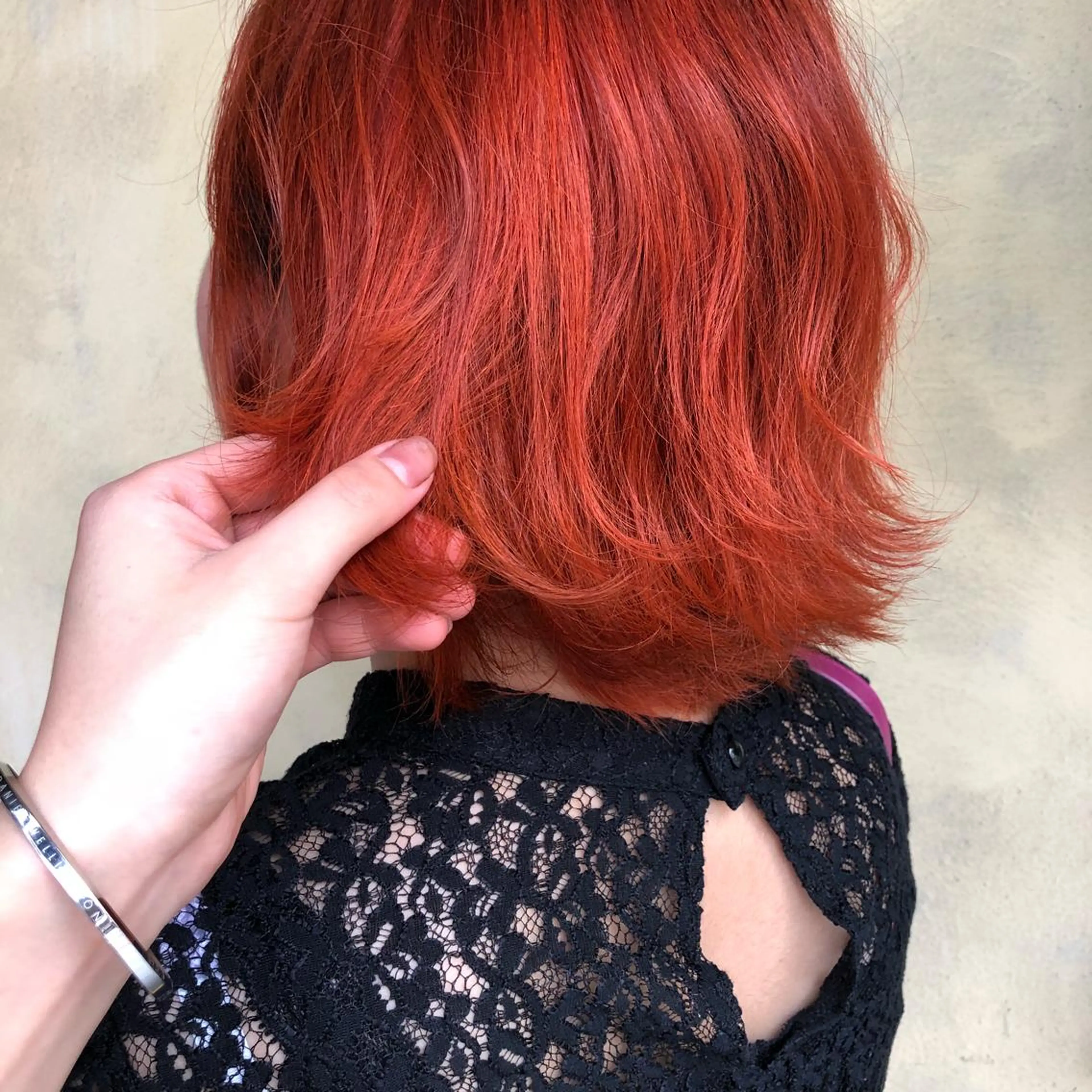 ショート カラー ブリーチ オレンジ hina☺︎ 髪質改善/ストレートのヘアスタイル