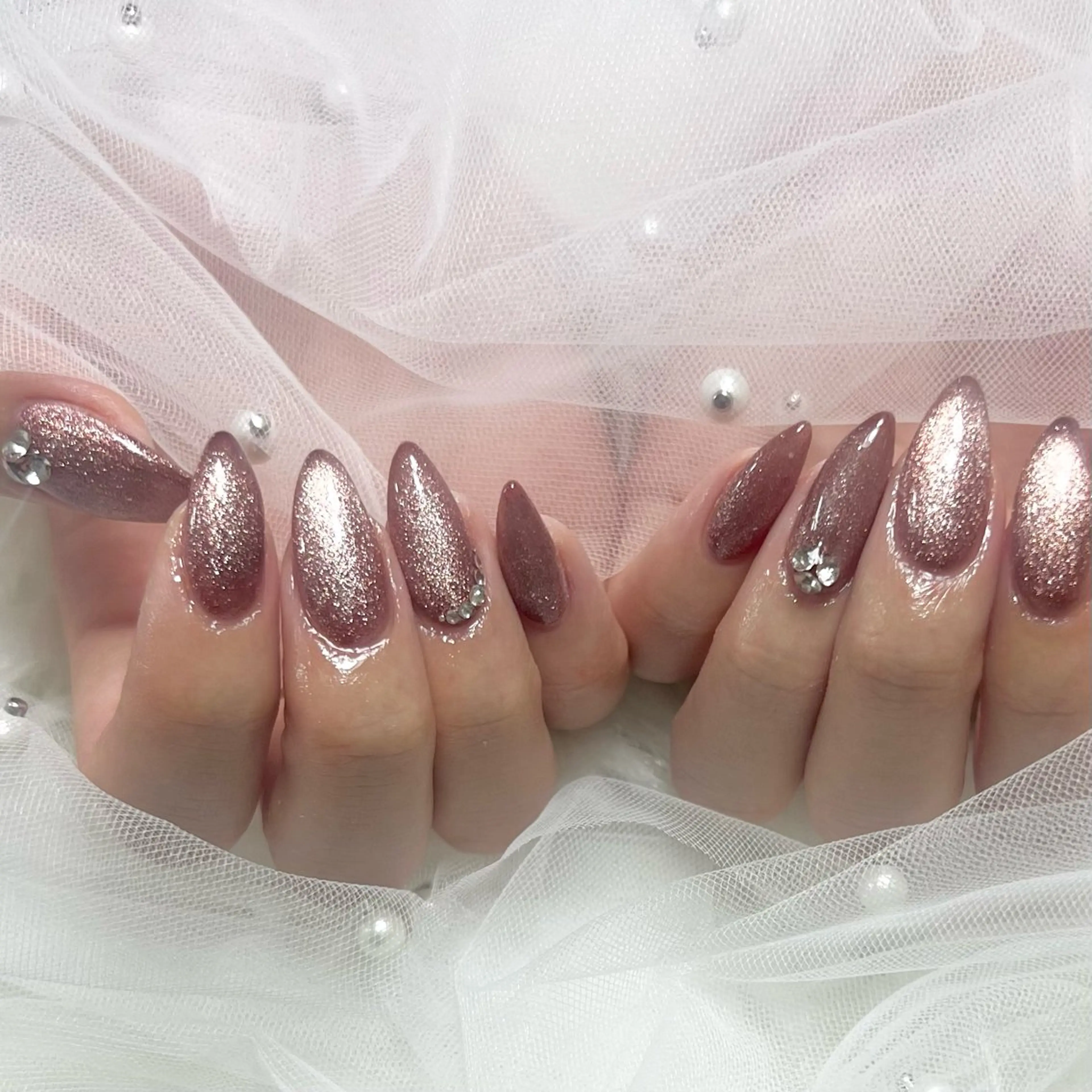 ネイル マグネットネイル マグネットワンカラー ワンカラーネイル 赤色 NANA HARUKAのネイルデザイン