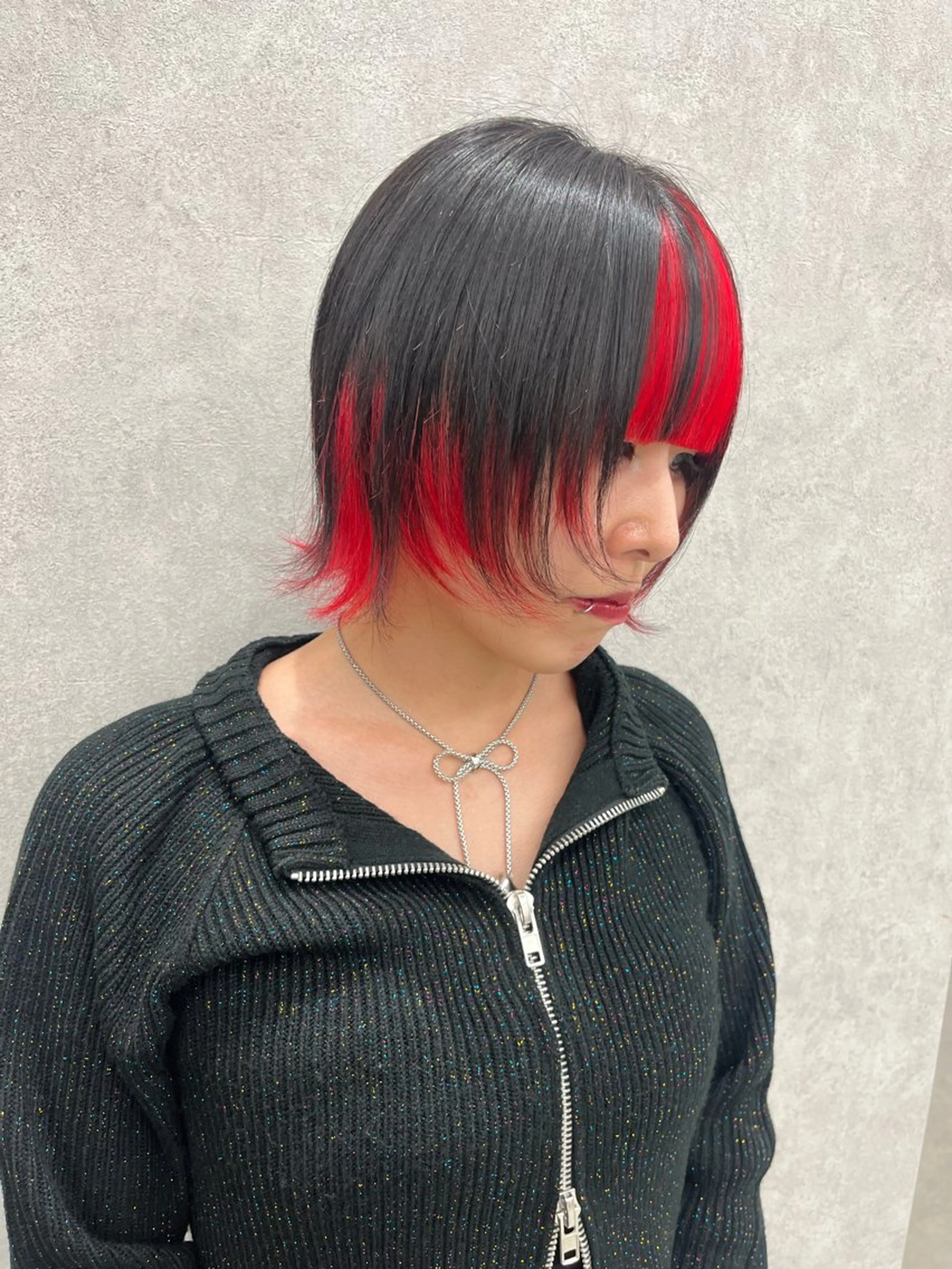 カラー レッドカラー 中村 彩夏のヘアスタイル