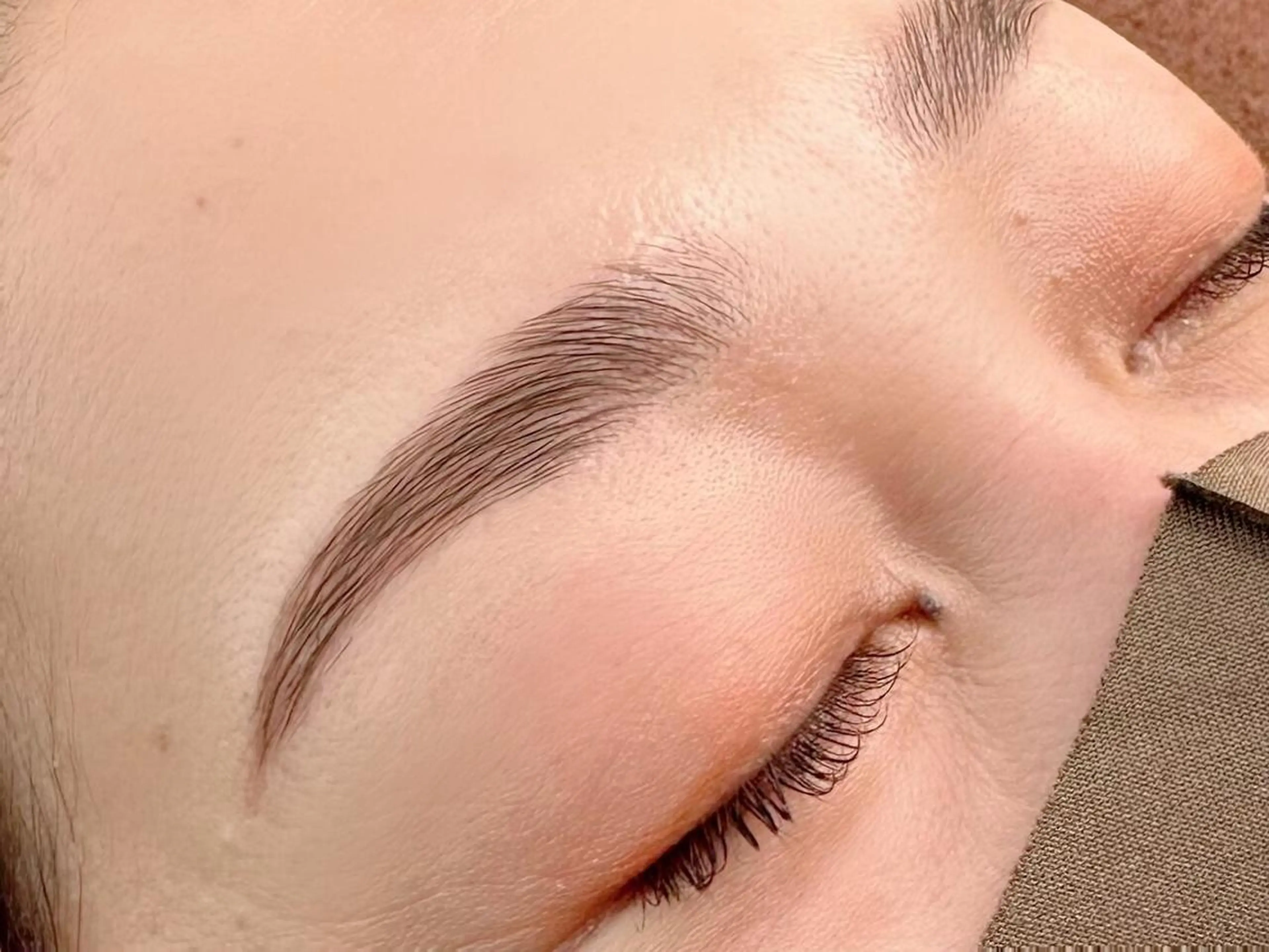 アイブロウ ハリウッドブロウリフト メンズアイブロウ soara ソアラのエステ・リラクイメージ