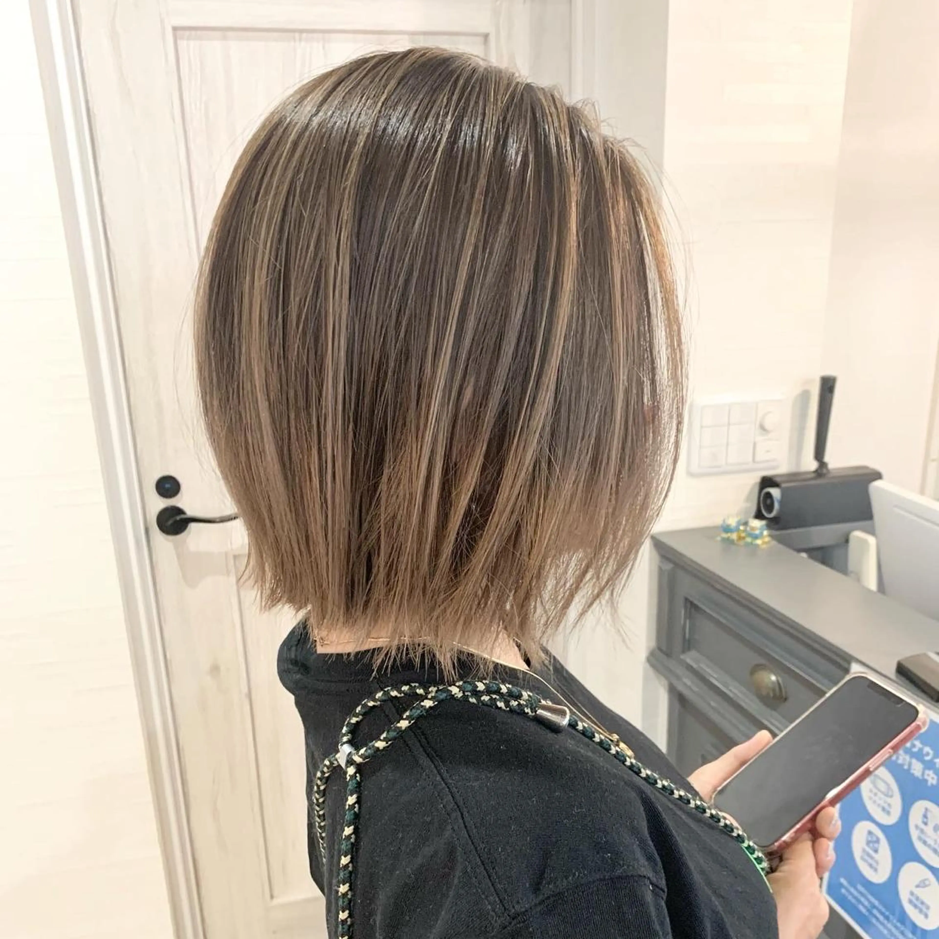 ミディアム カラー バレイヤージュ レイヤーカット ムラヨシ ショータのヘアスタイル