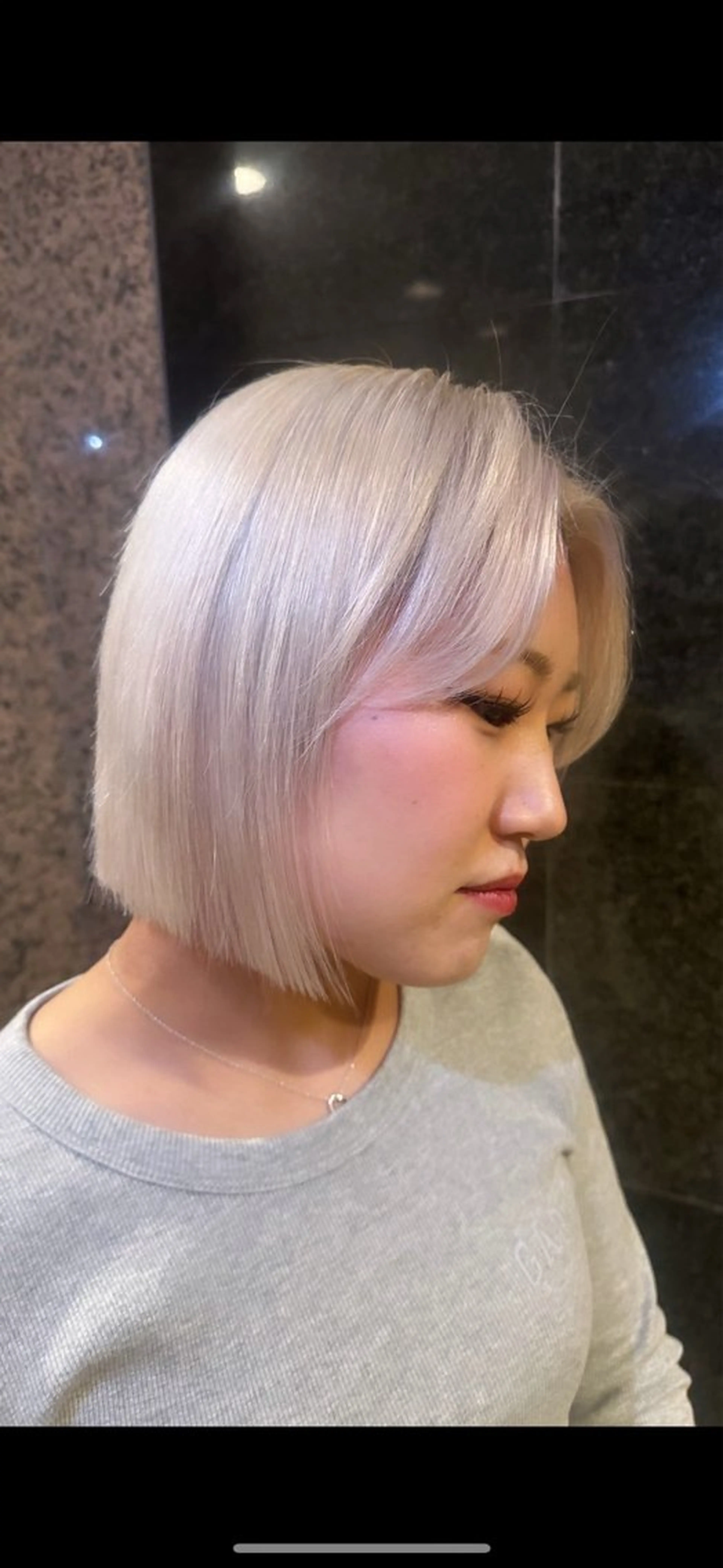 ショート カラー ブロンド ホワイトブロンド ヘアカラー トリートメント 安藤 聖麻のヘアスタイル