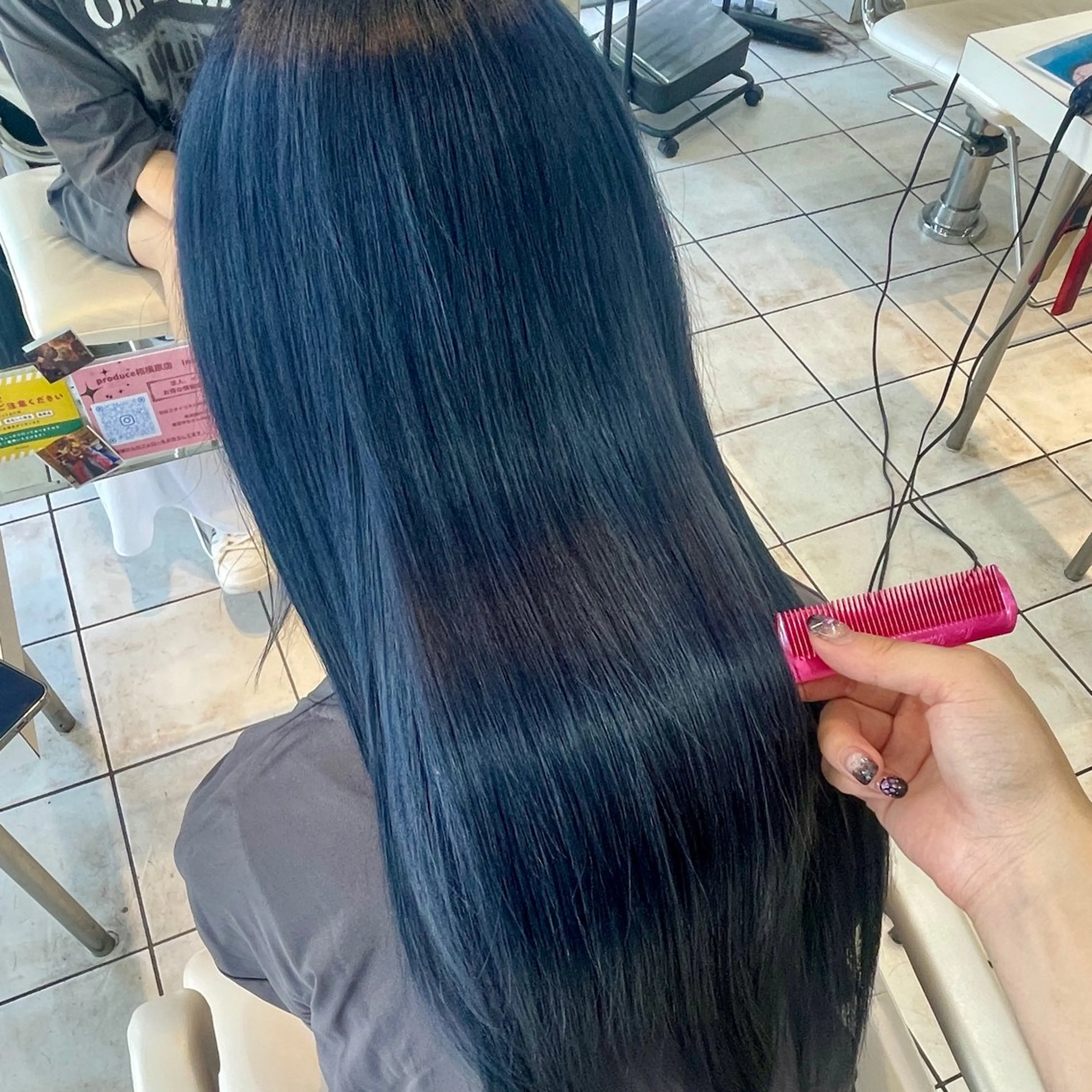 ロング カラー ブリーチ ブルーカラー ヘアカラー トリートメント ブリーチ/ヘアセット 【𝙍𝙞𝙣𝙤】のヘアスタイル