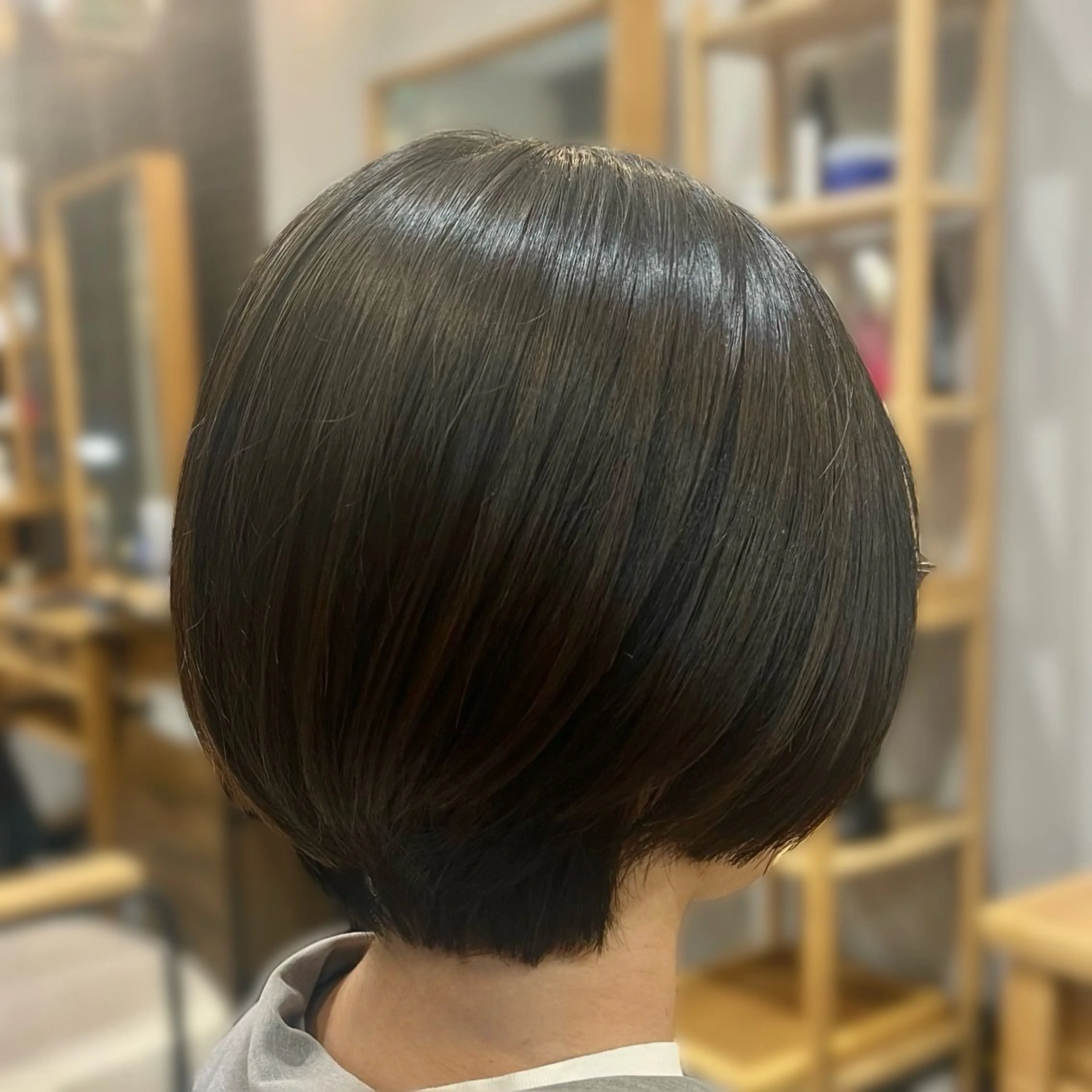 ショート カット 🌸 飯野 舞桜のヘアスタイル