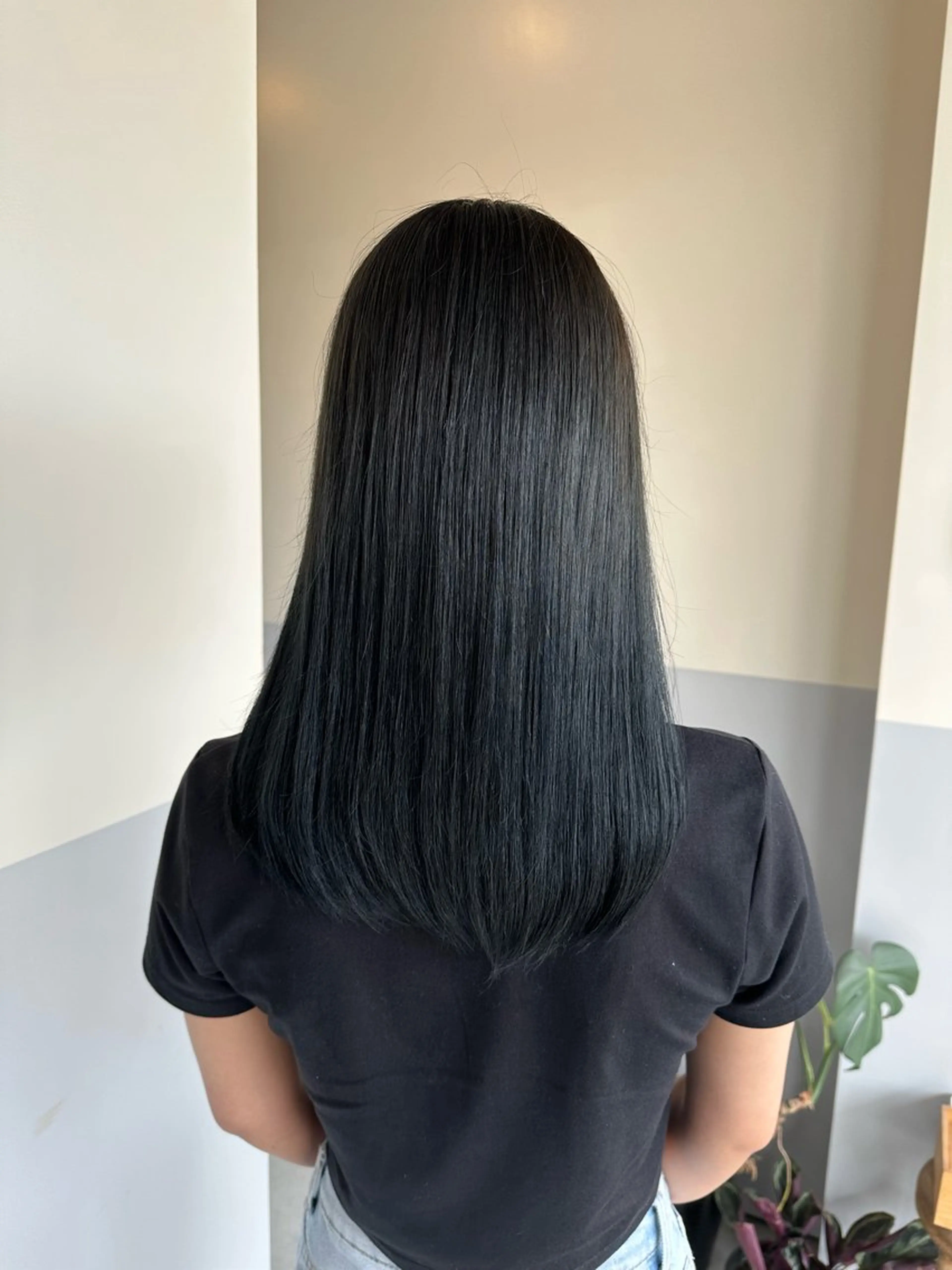 ロング カラー 黒髪 ブルーカラー ブルーブラック 三浦彩那/ 透明感カラー/岡崎のヘアスタイル