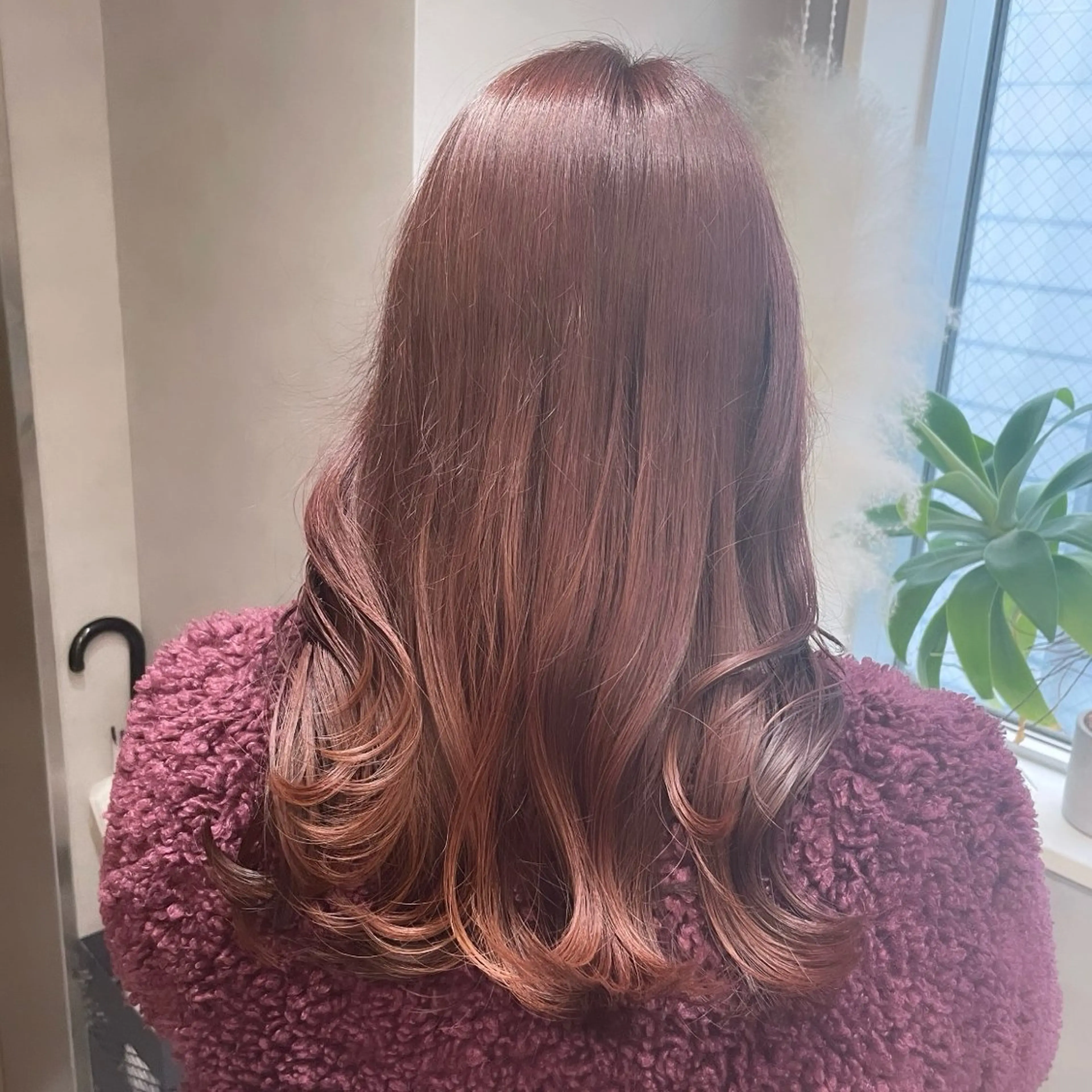 セミロング カラー ブリーチ レッドカラー Rui/透明感カラー 暖色/レイヤーカットのヘアスタイル