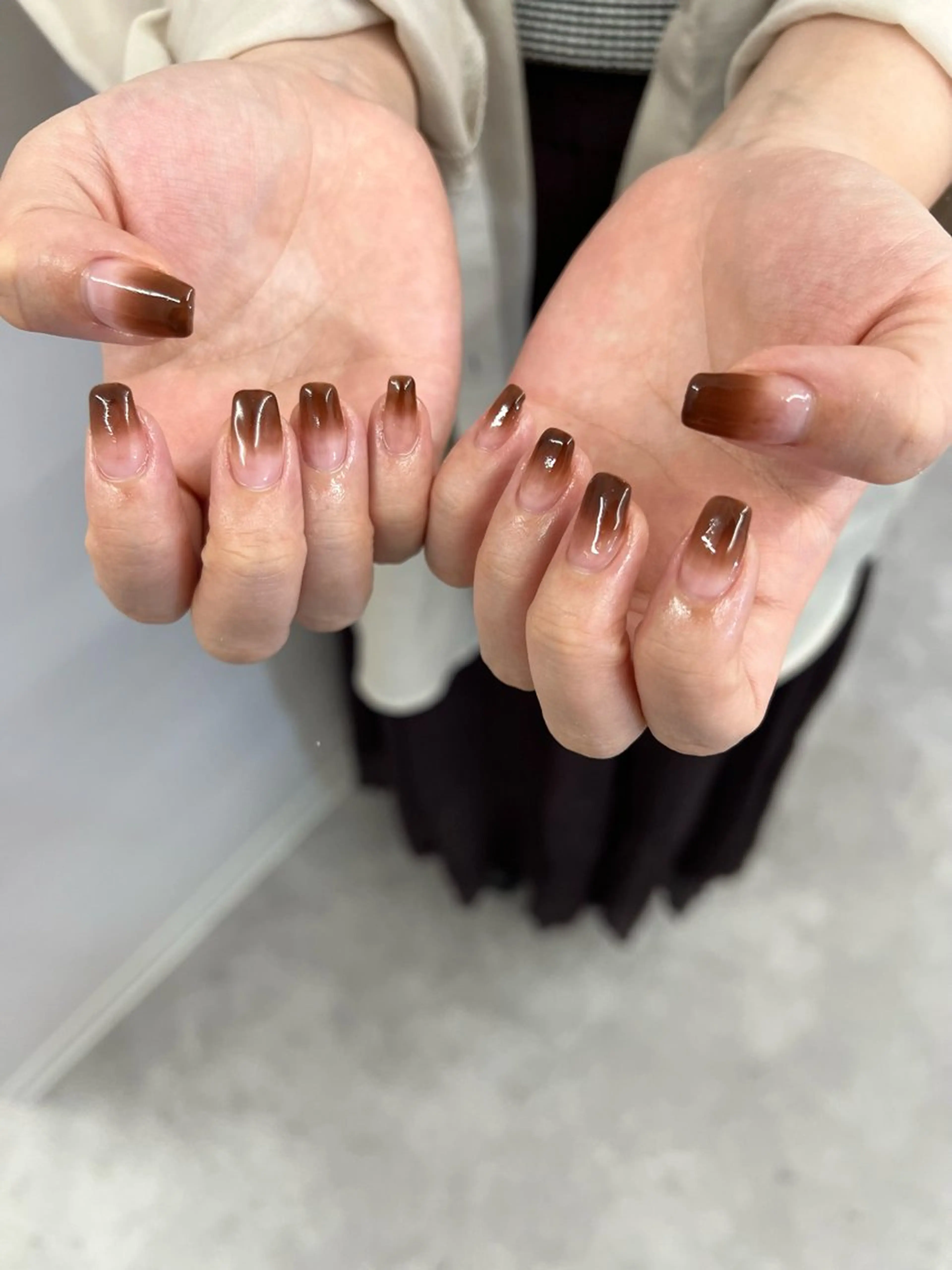 ネイル ブラウン ジェルネイル グラデーション 韓国ネイル マグネットネイル ハンドネイル ハンドケア Bana_ Nailのネイルデザイン