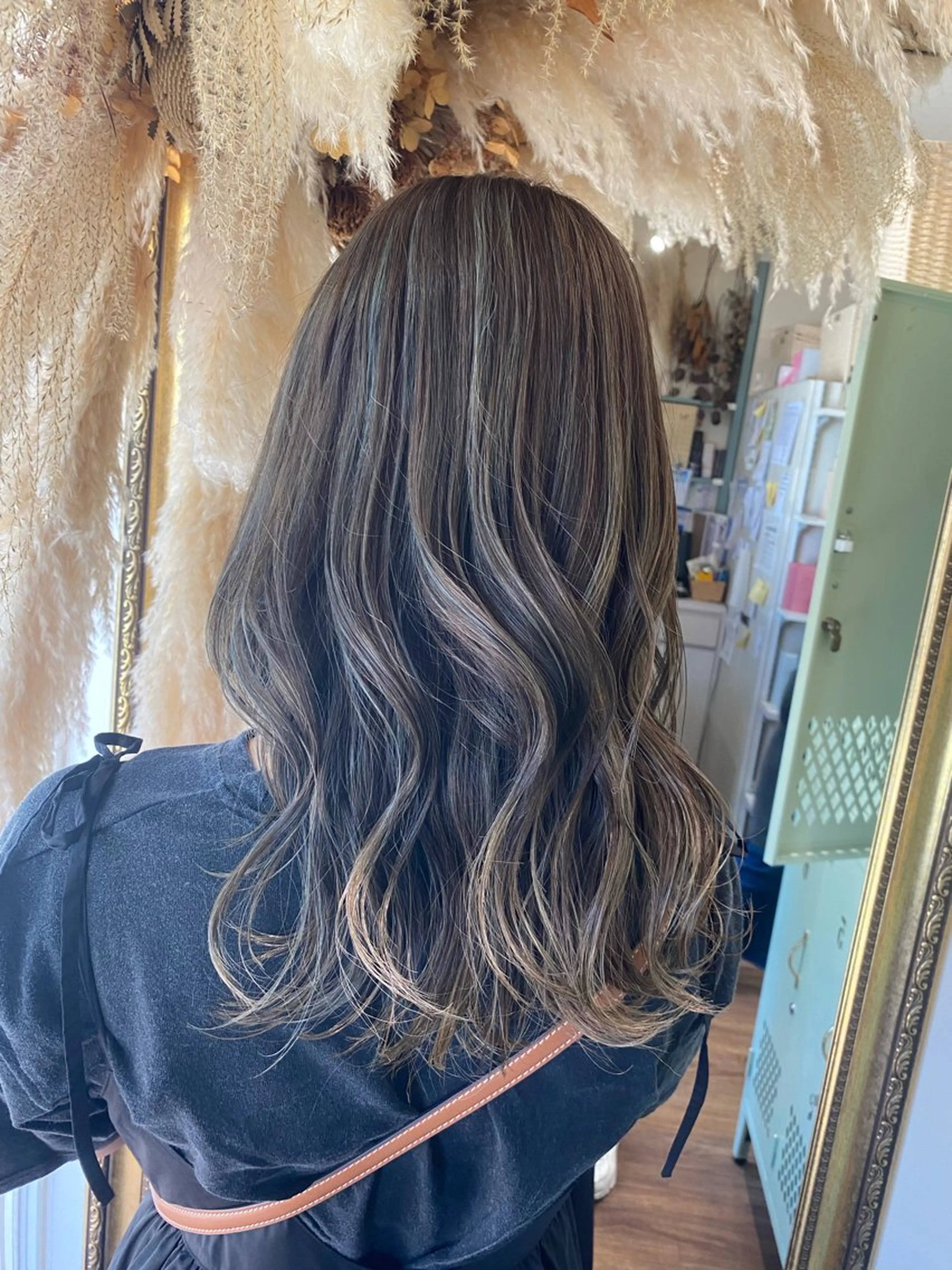 セミロング カラー バレイヤージュ ベージュカラー デザインカラー グラデーションカラー グレージュ カット ヘアカラー 透明感カラー/韓国 ヘア🩶yuri🩵のヘアスタイル