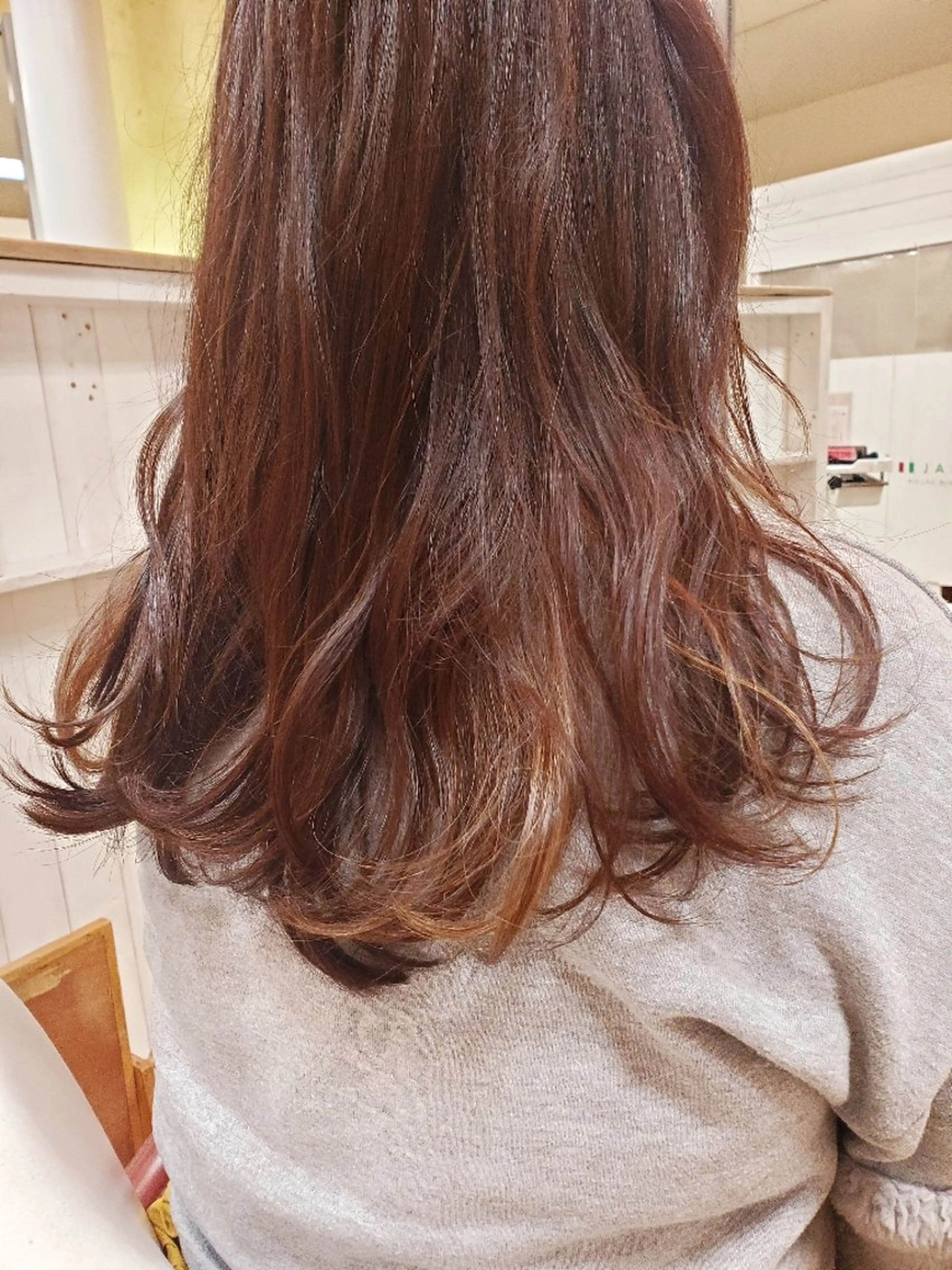 カラー インナーカラー 田中 牧子のヘアスタイル
