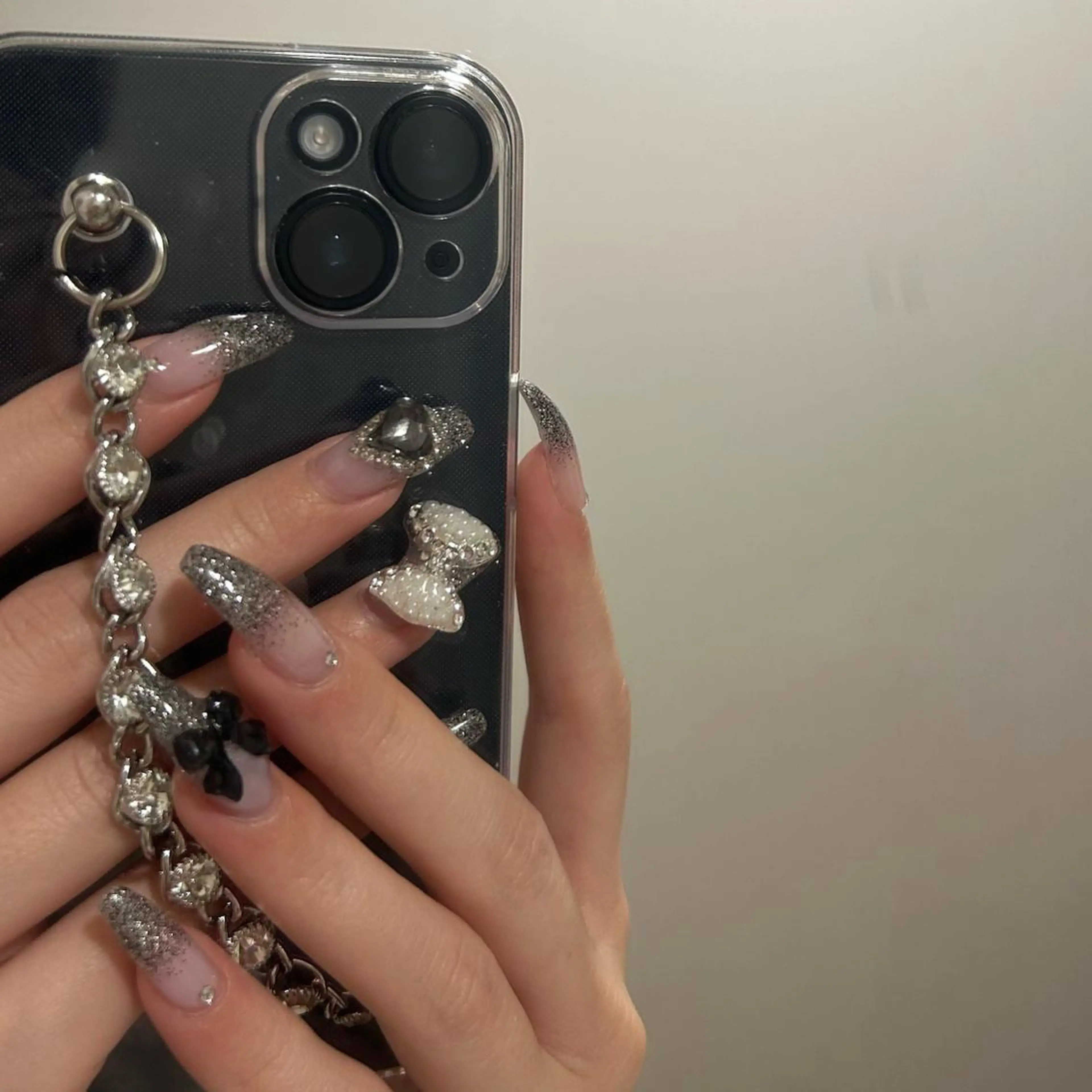 ネイル ハンドネイル ViViA momokaのネイルデザイン