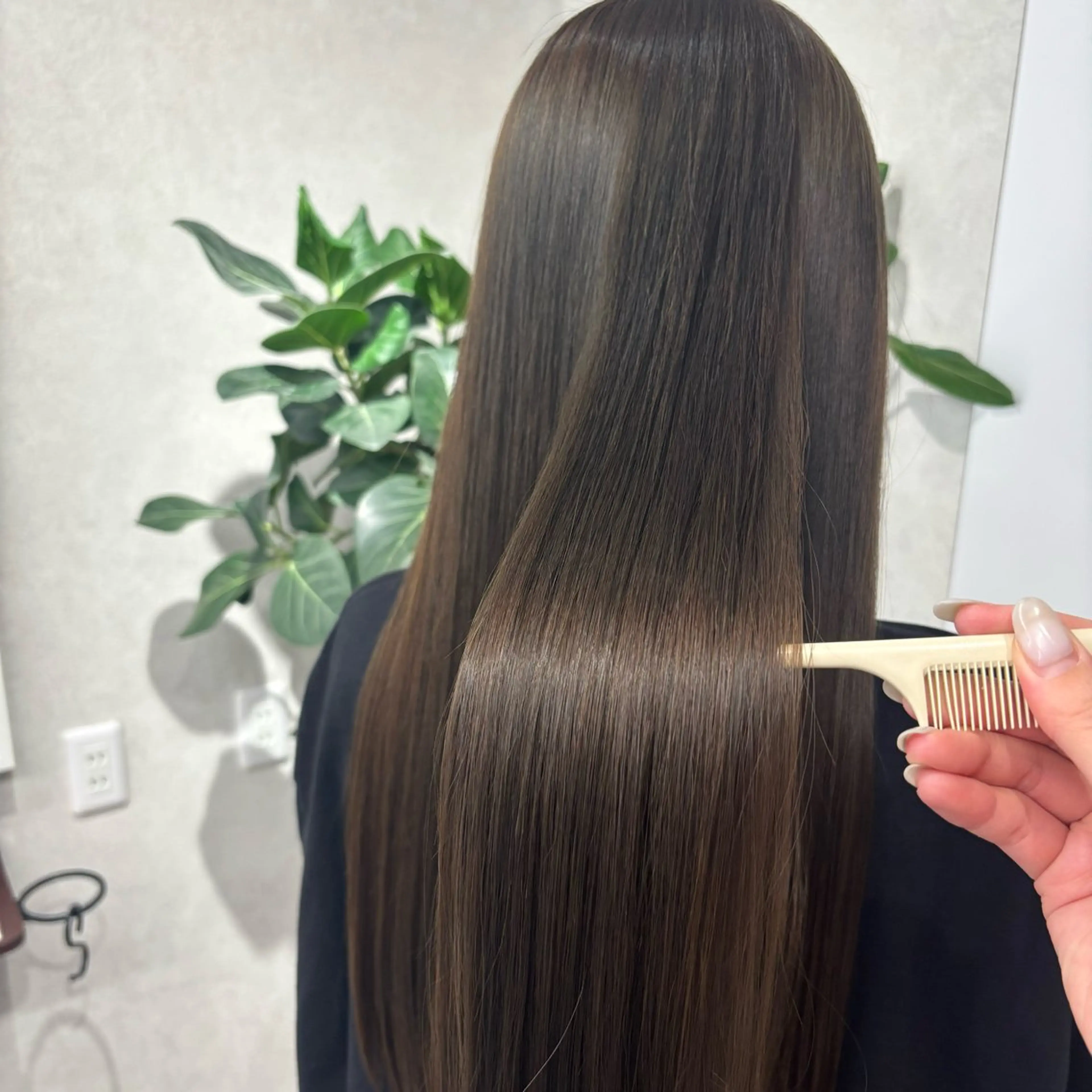 セミロング トリートメント 艶カラー／縮毛矯正 ／kana‎🤍のヘアスタイル