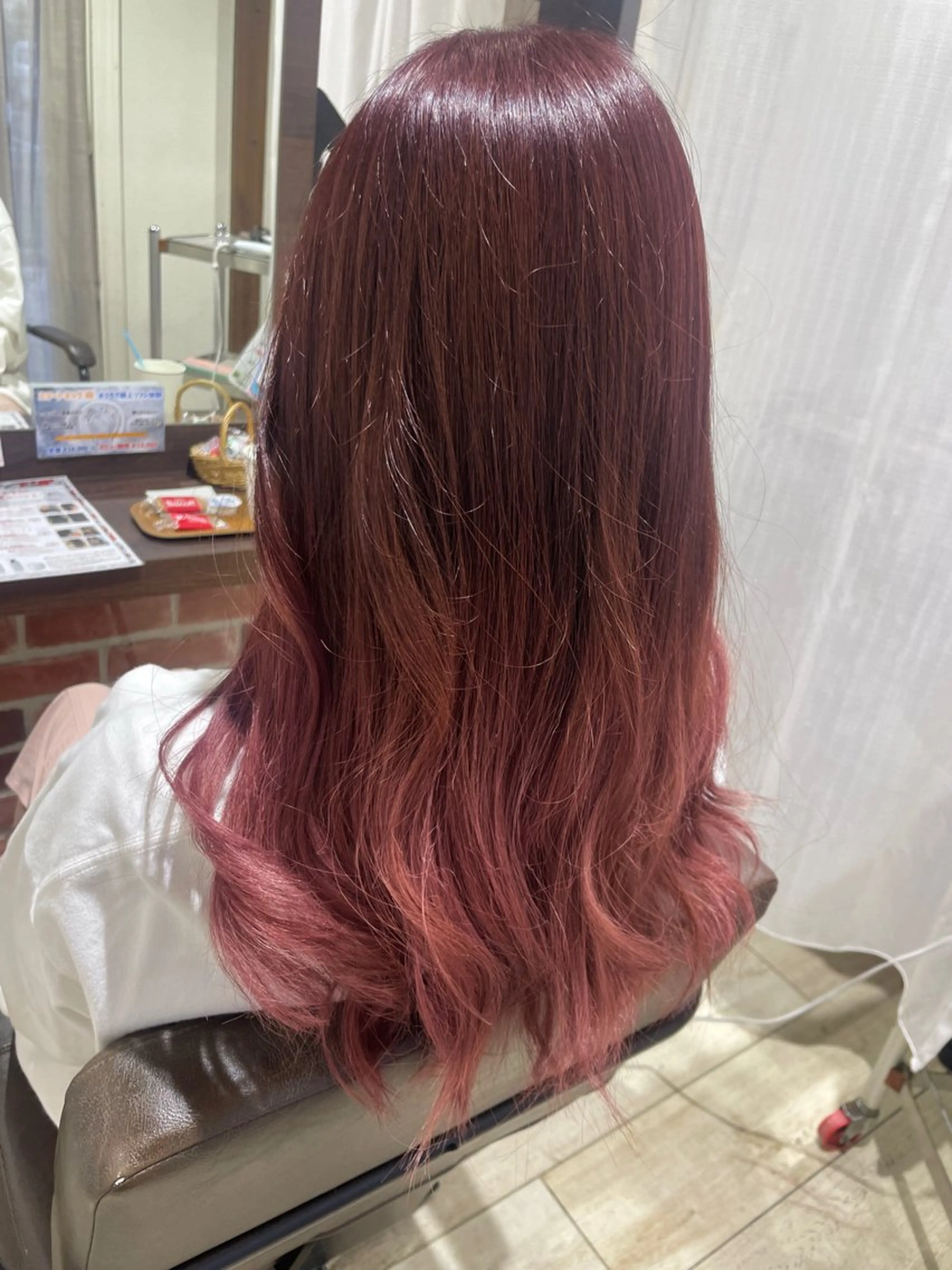 ロング カラー グラデーションカラー ピンクカラー 広瀬 珠優のヘアスタイル