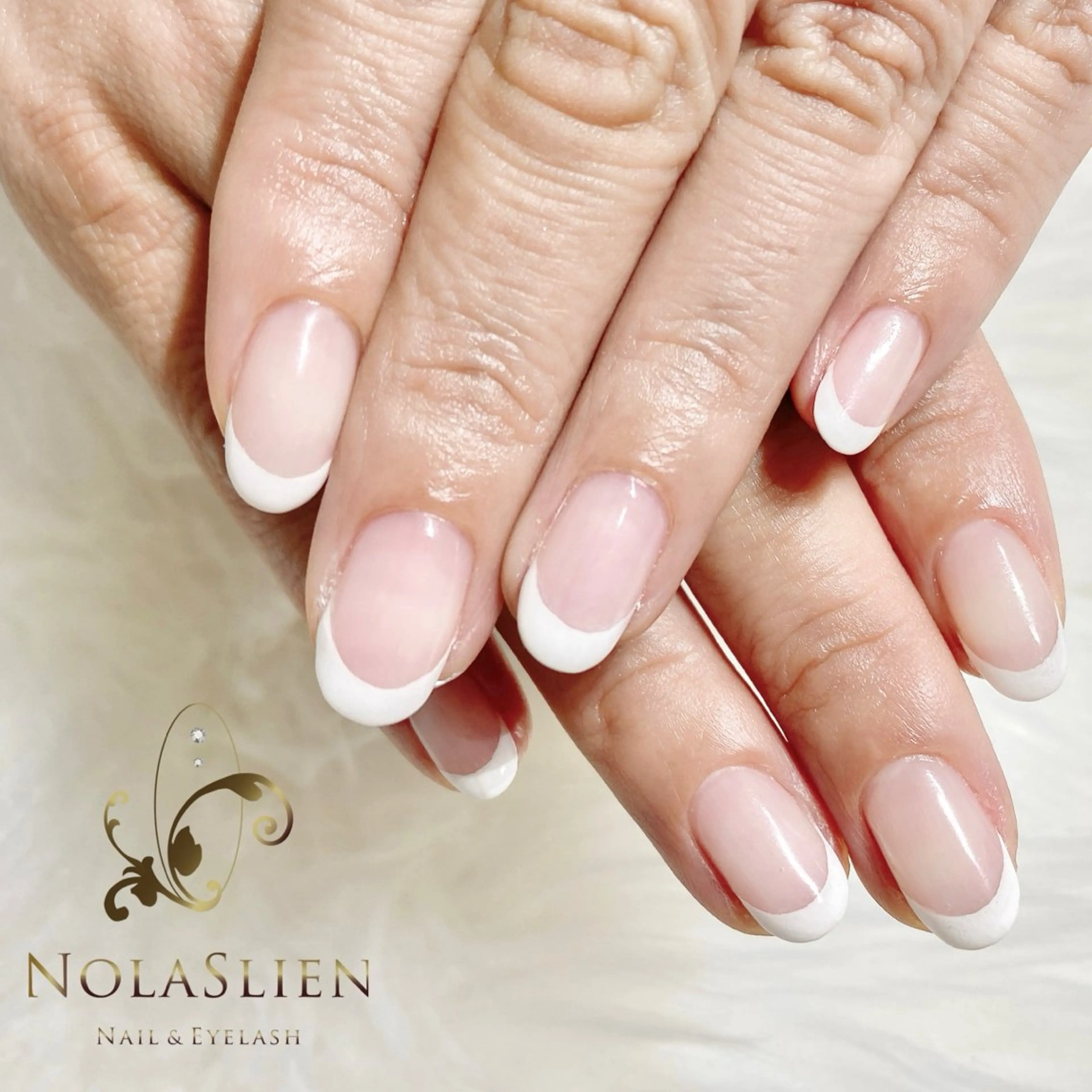 オフ込み フレンチネイル(パラジェル/フィルイン)¥7,000の写真