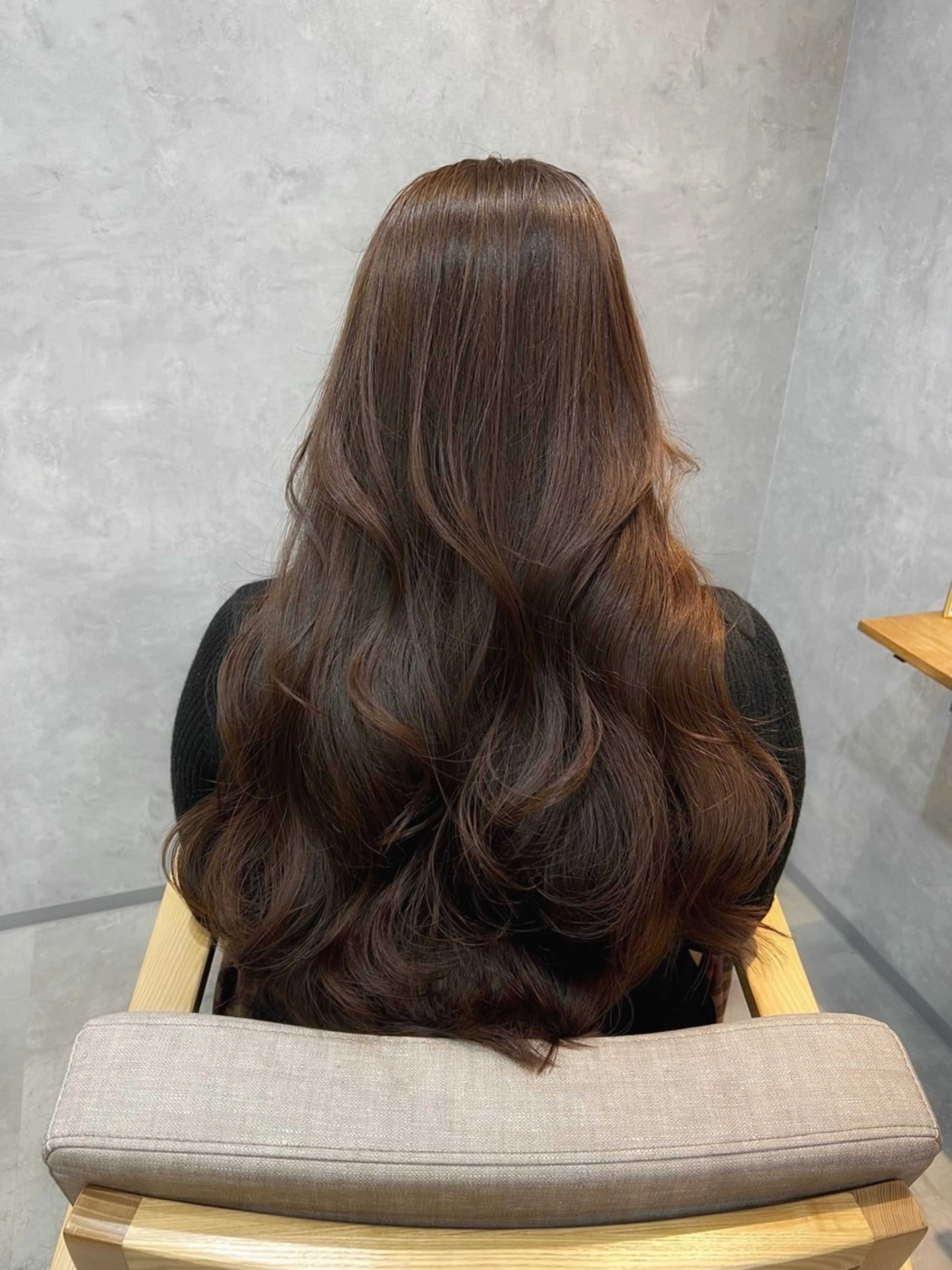 ロング カラー アッシュ ベージュカラー ブリーチ ブラウンカラー ケアカラー 中村 ひなたのヘアスタイル