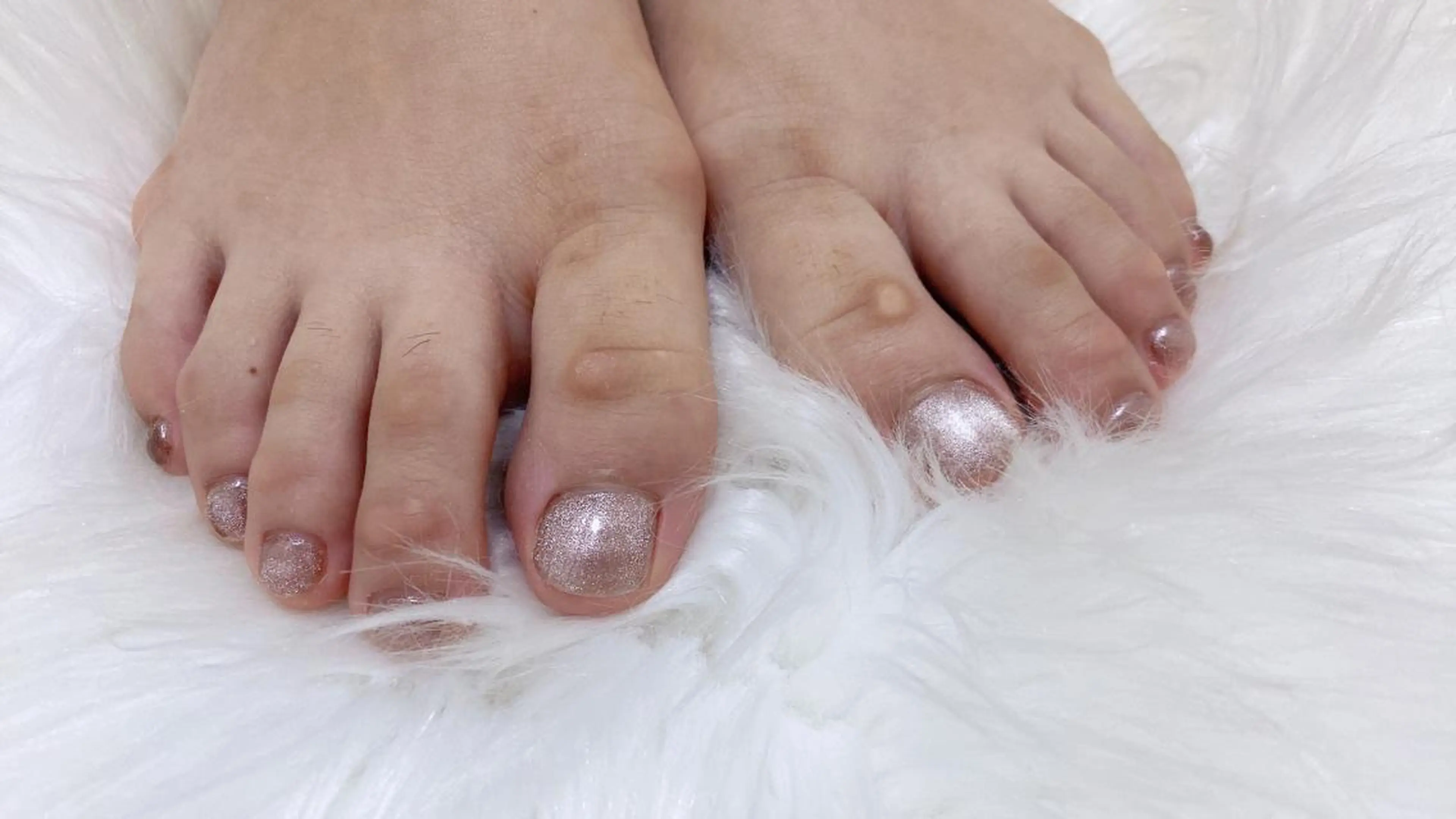 ネイル キラキラネイル マグネットネイル フットネイル mogunail &blowのネイルデザイン