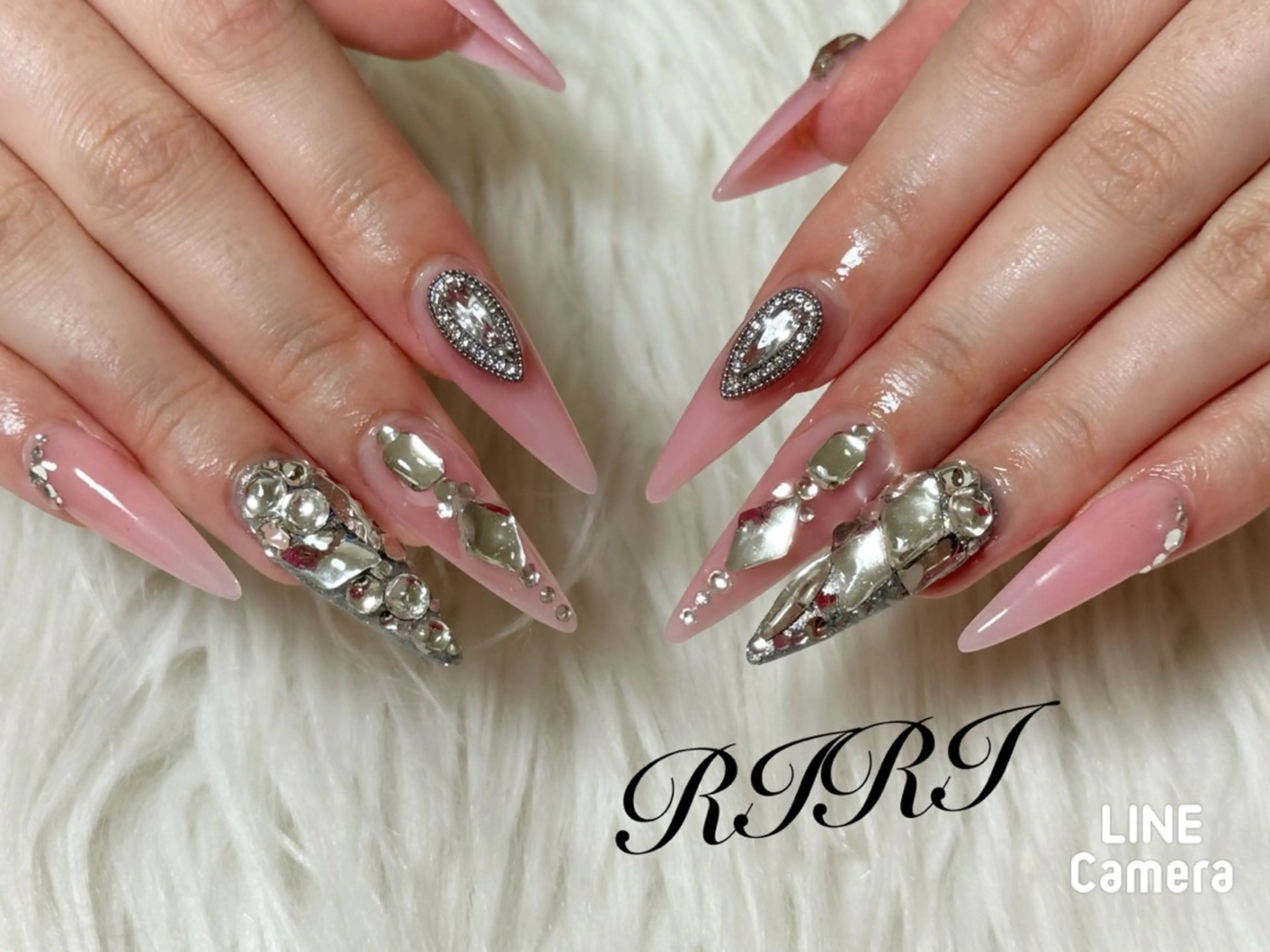 ネイル ジェルネイル ロングネイル ピンク スカルプネイル シンプルネイル ハンドネイル riri オーナーのネイルデザイン