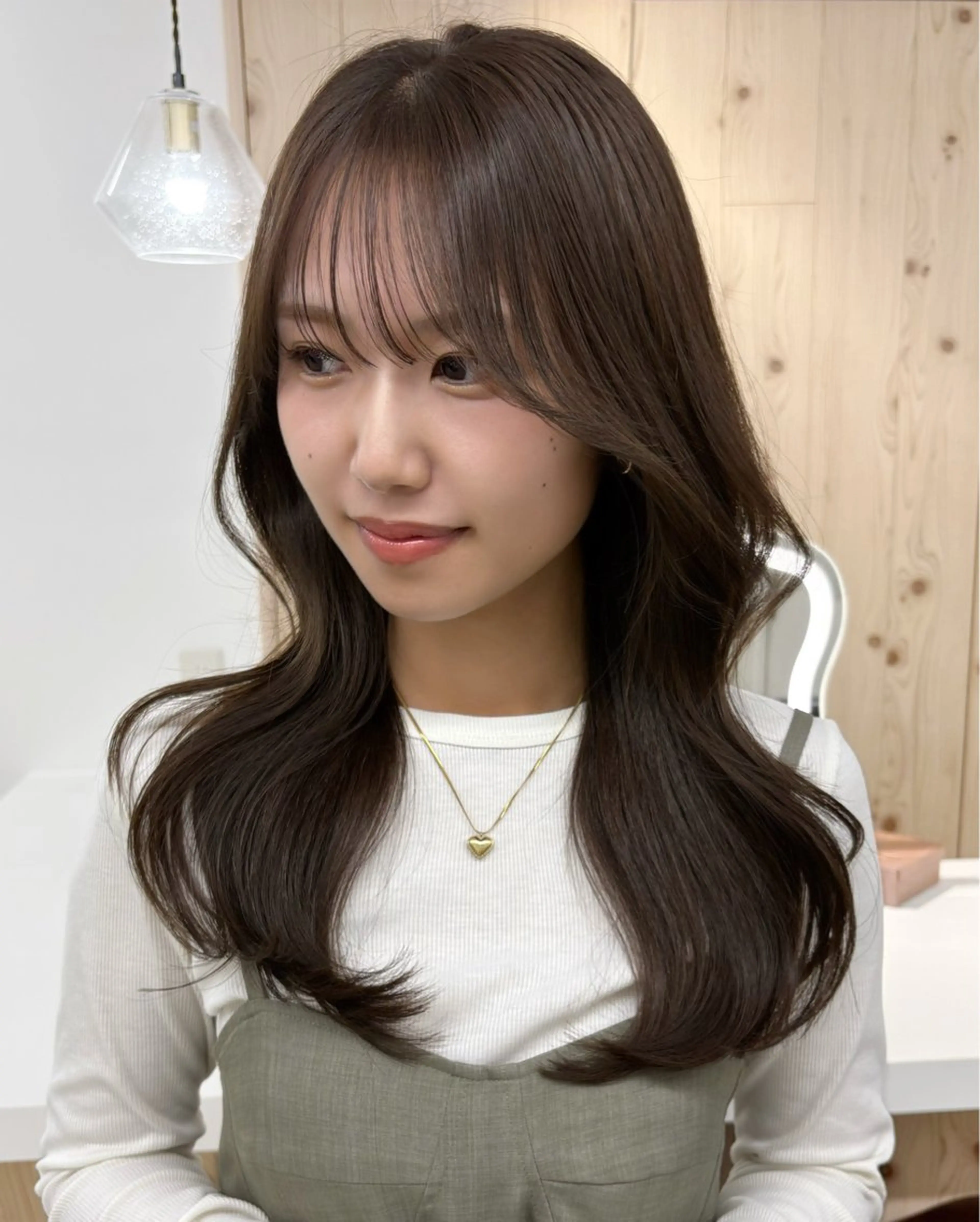 ロング カラー カット ヘアカラー トリートメント ヘアセット 新宿/韓国ヘア/ 髪質改善ストレートのヘアスタイル