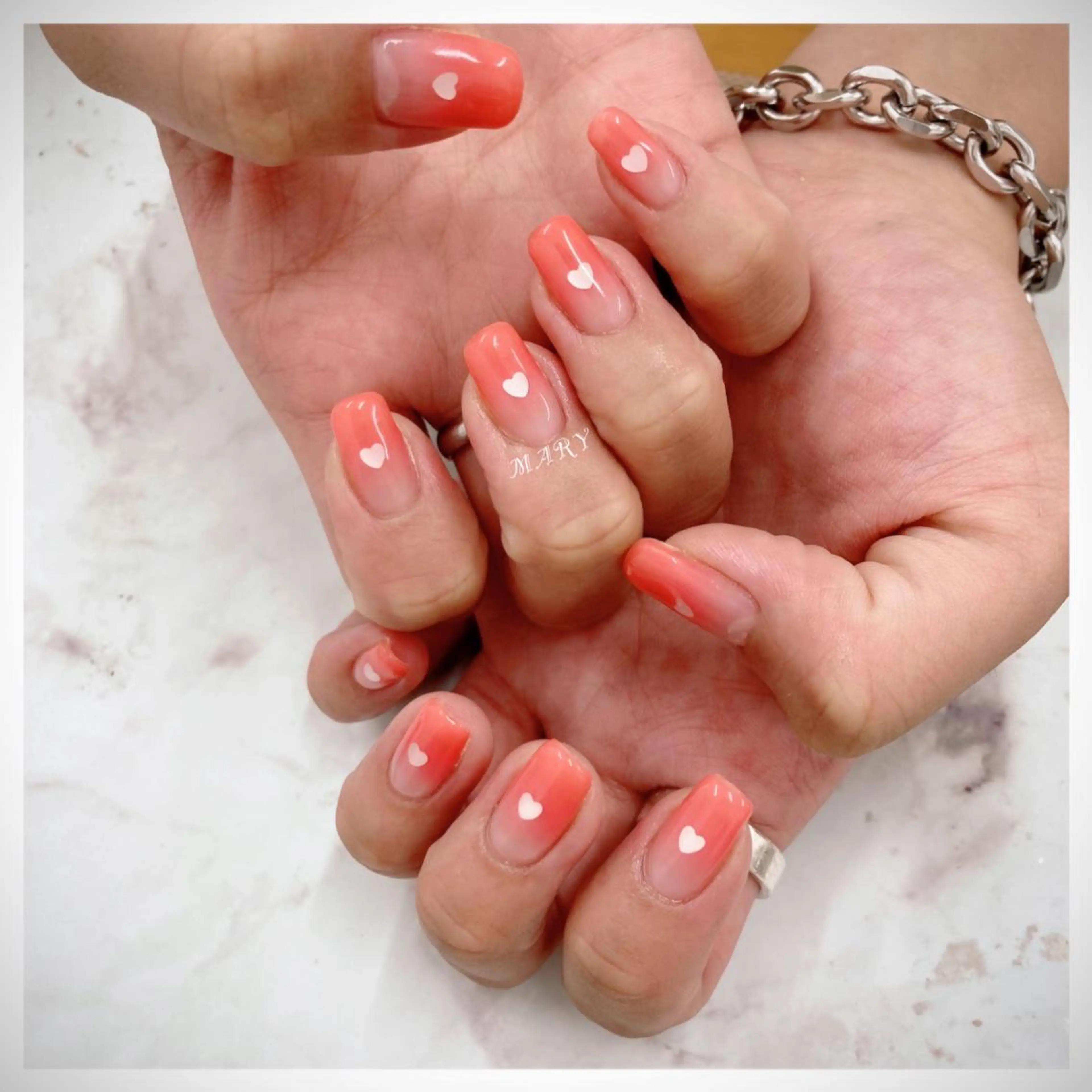 ネイル グラデーション ハート ニュアンスネイル ピンク シンプルネイル ハンドネイル Mary nail .narumiのネイルデザイン