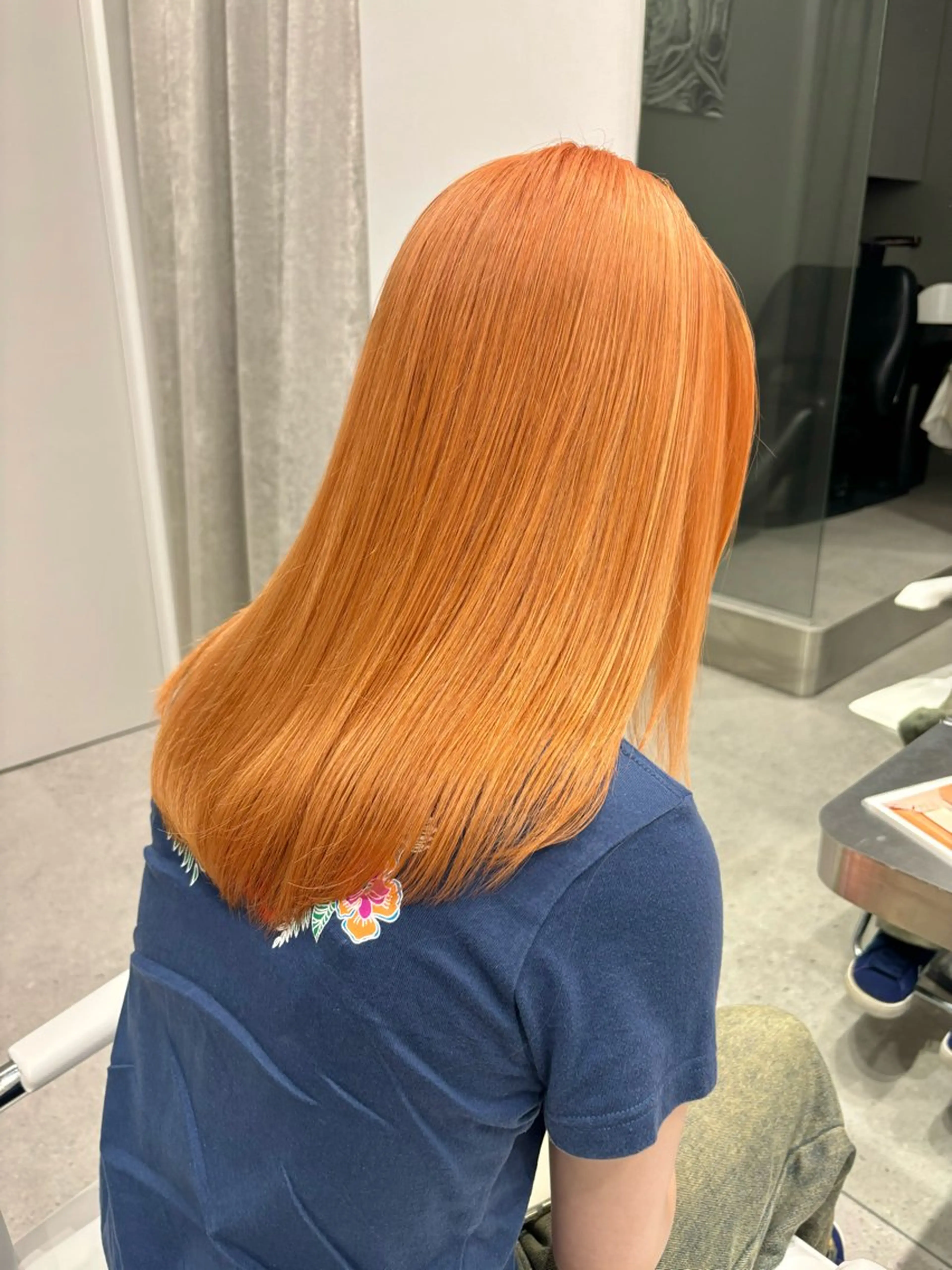 ミディアム カラー ハイトーンカラー ハイトーンオレンジ オレンジ iLi 《イリ》のヘアスタイル