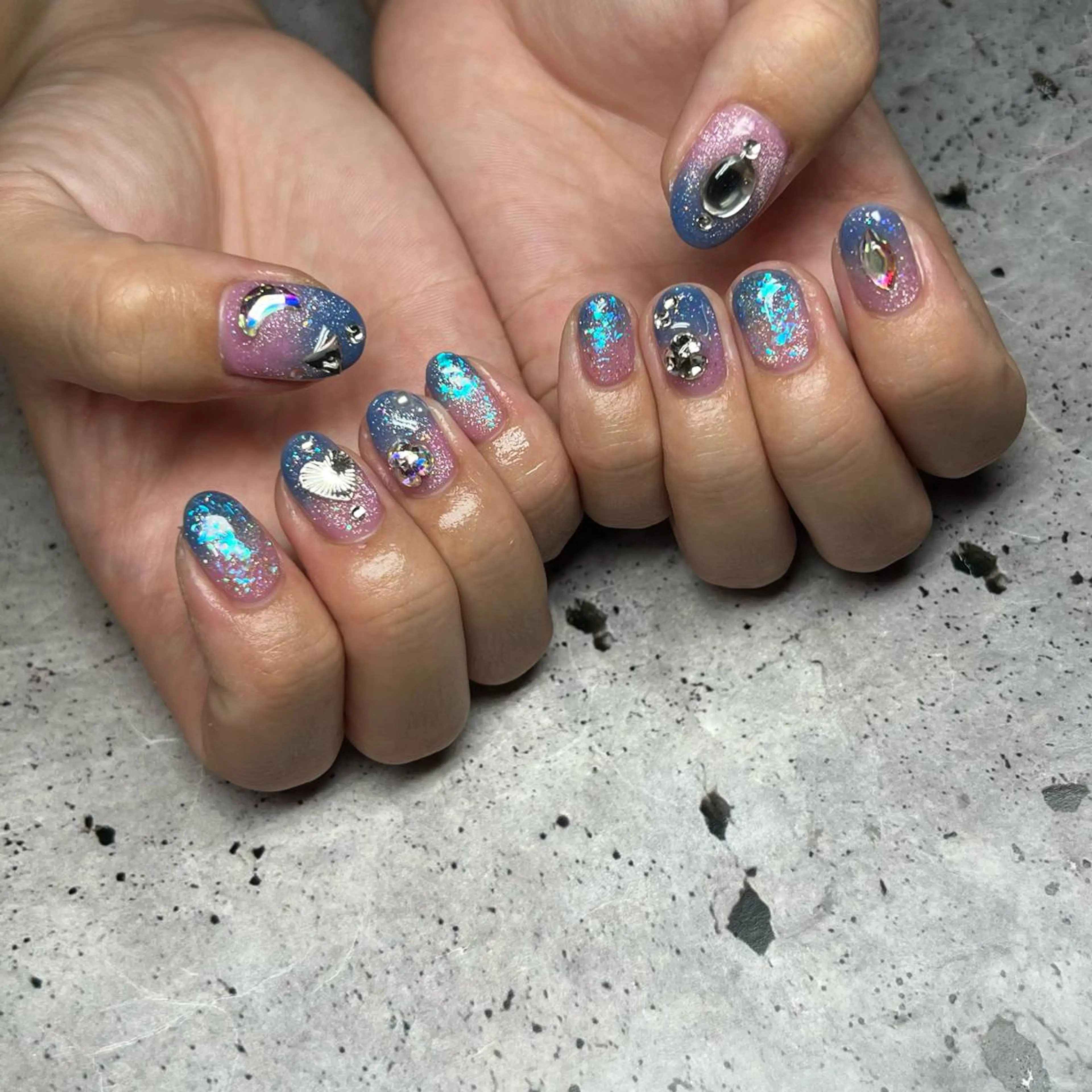 ネイル ハンドネイル 𝐫𝐚𝐢 𝐧𝐚𝐢𝐥の眉毛・アイブロウイメージ