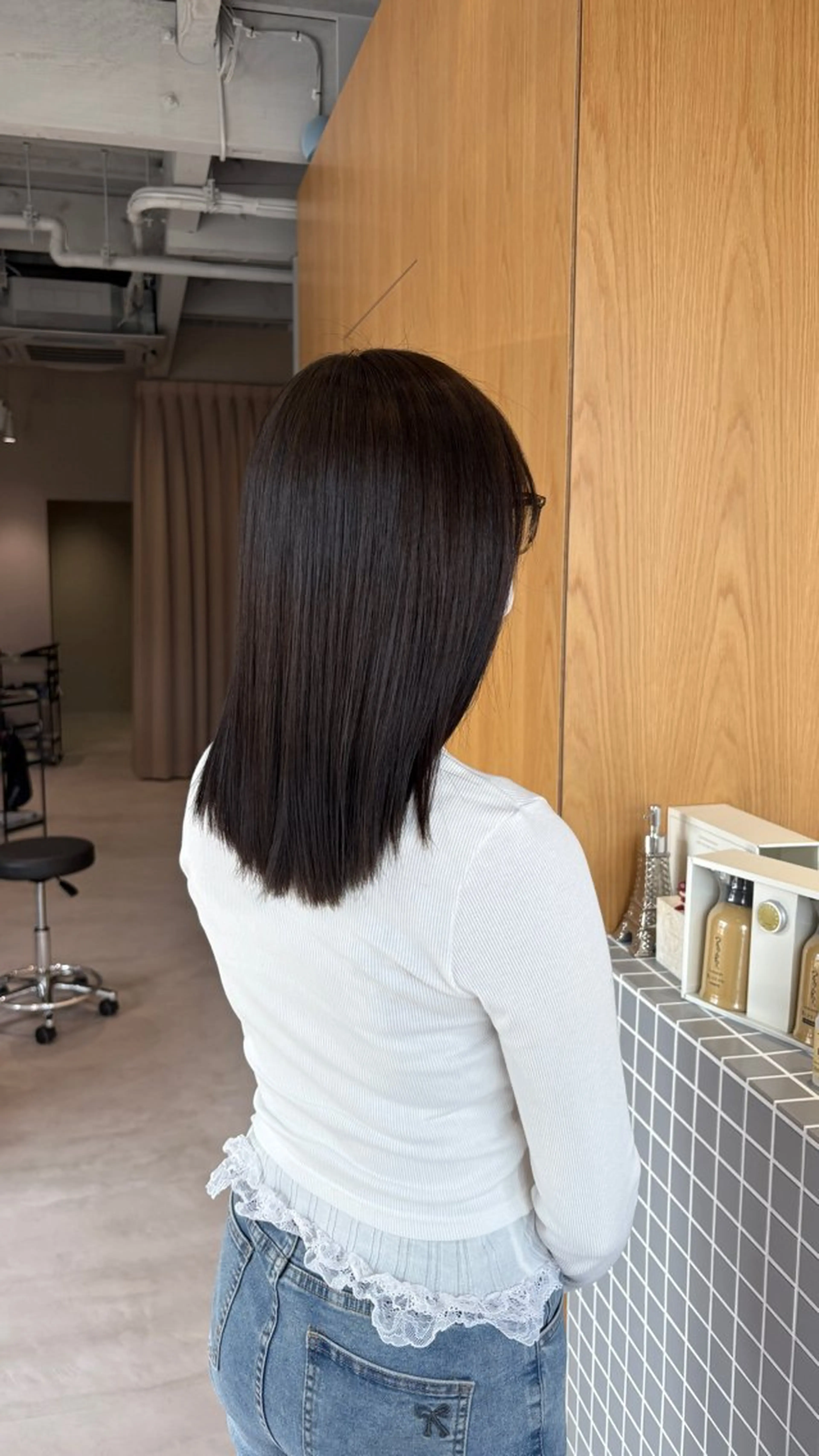 ミディアム ヘアカラー 井山 葵のヘアスタイル