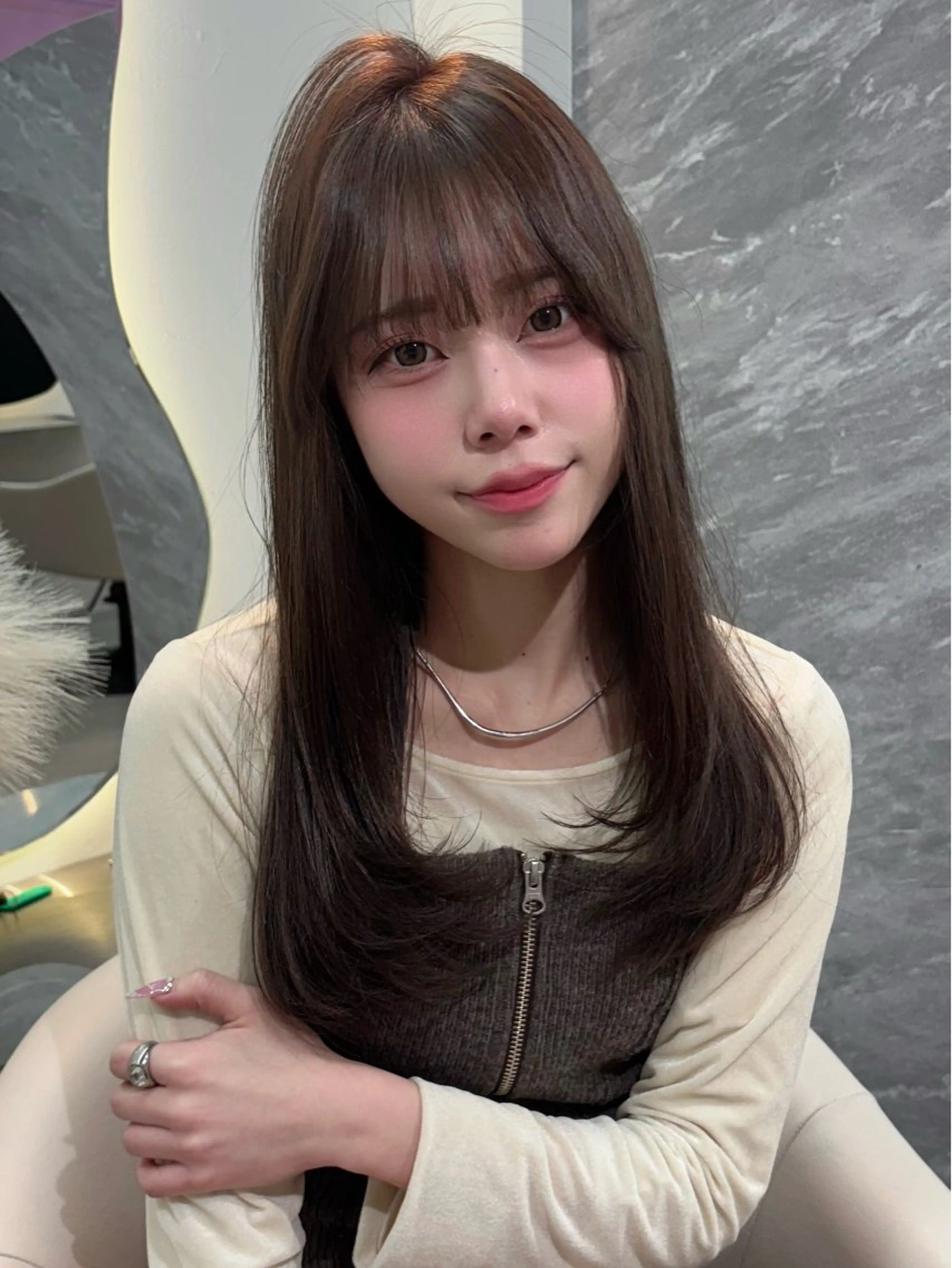 ロング カラー パーマ ヘアアレンジ カット ヘアカラー トリートメント 🤍韓国風レイヤー/ 艶髪🤍鳥越美羽のヘアスタイル