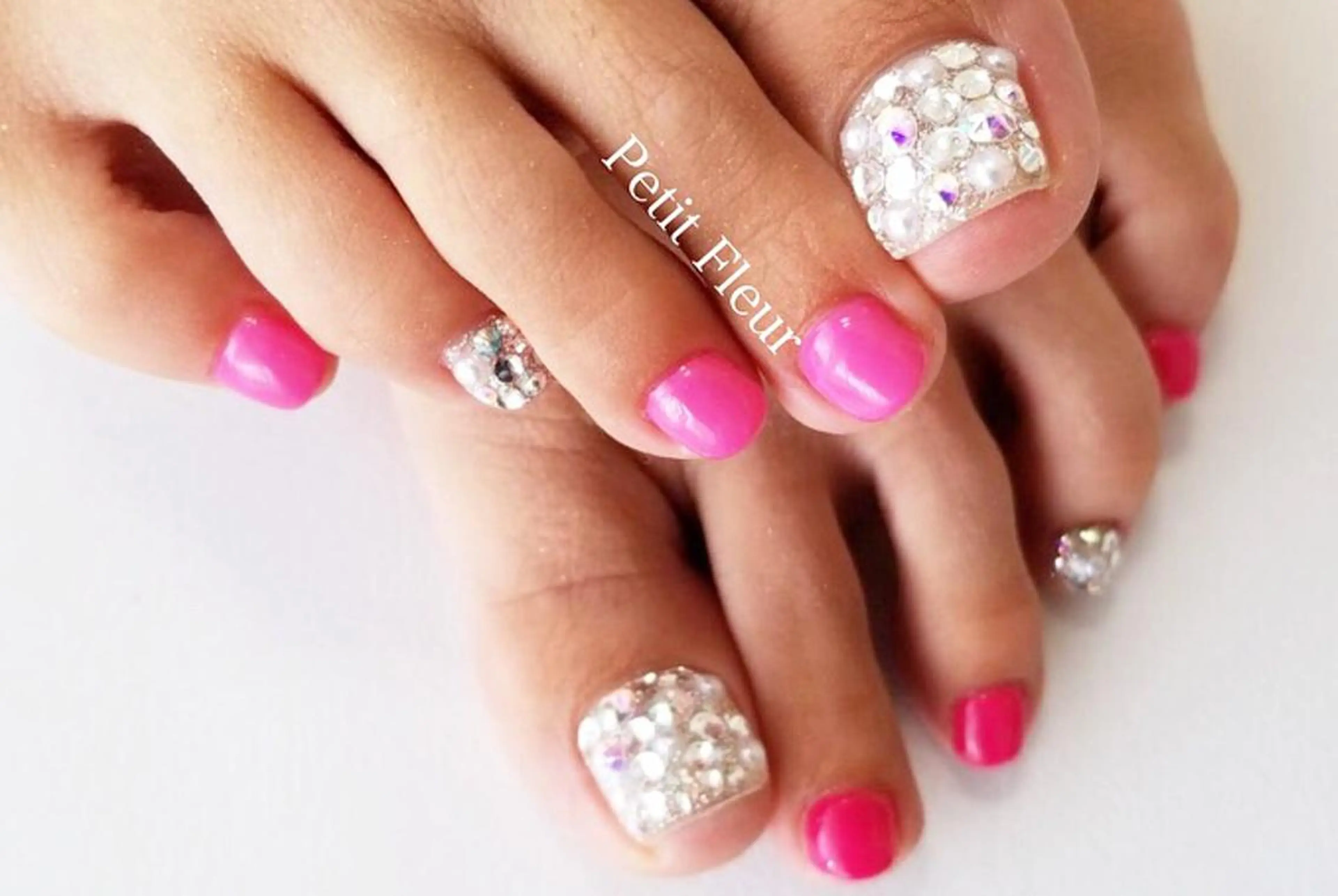 ネイル キラキラネイル ピンク 青柳 亜梨奈のマツエク・マツパデザイン