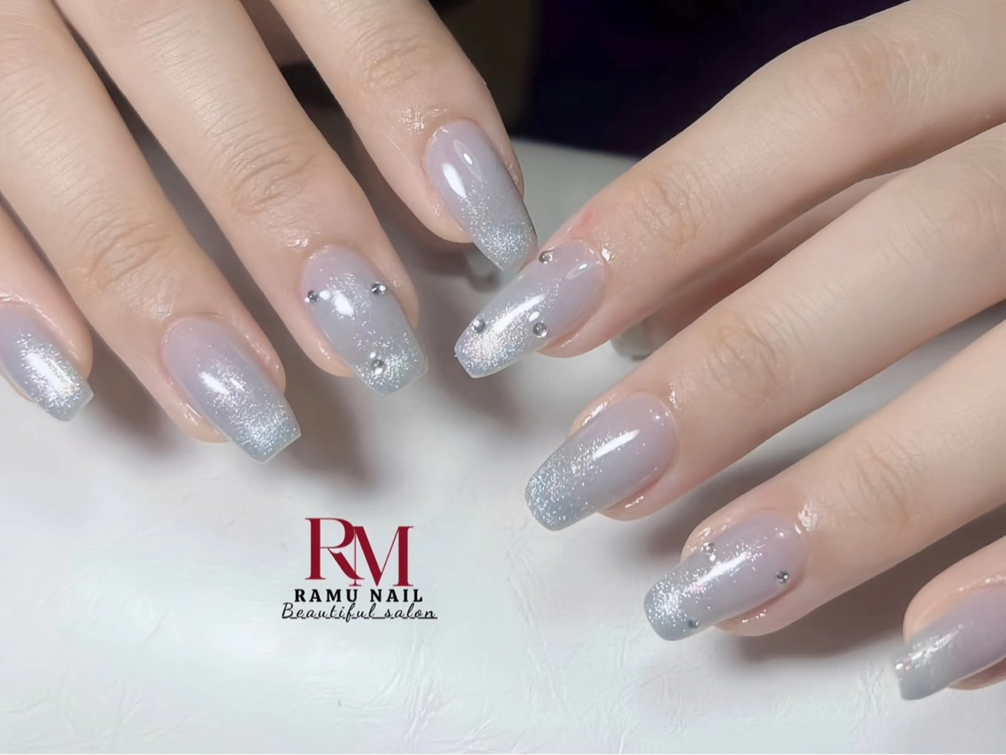 ネイル キラキラネイル マグネットネイル ミラーネイル ピンク ストーンネイル ハンドネイル RAMU Nail 恵比寿店のネイルデザイン