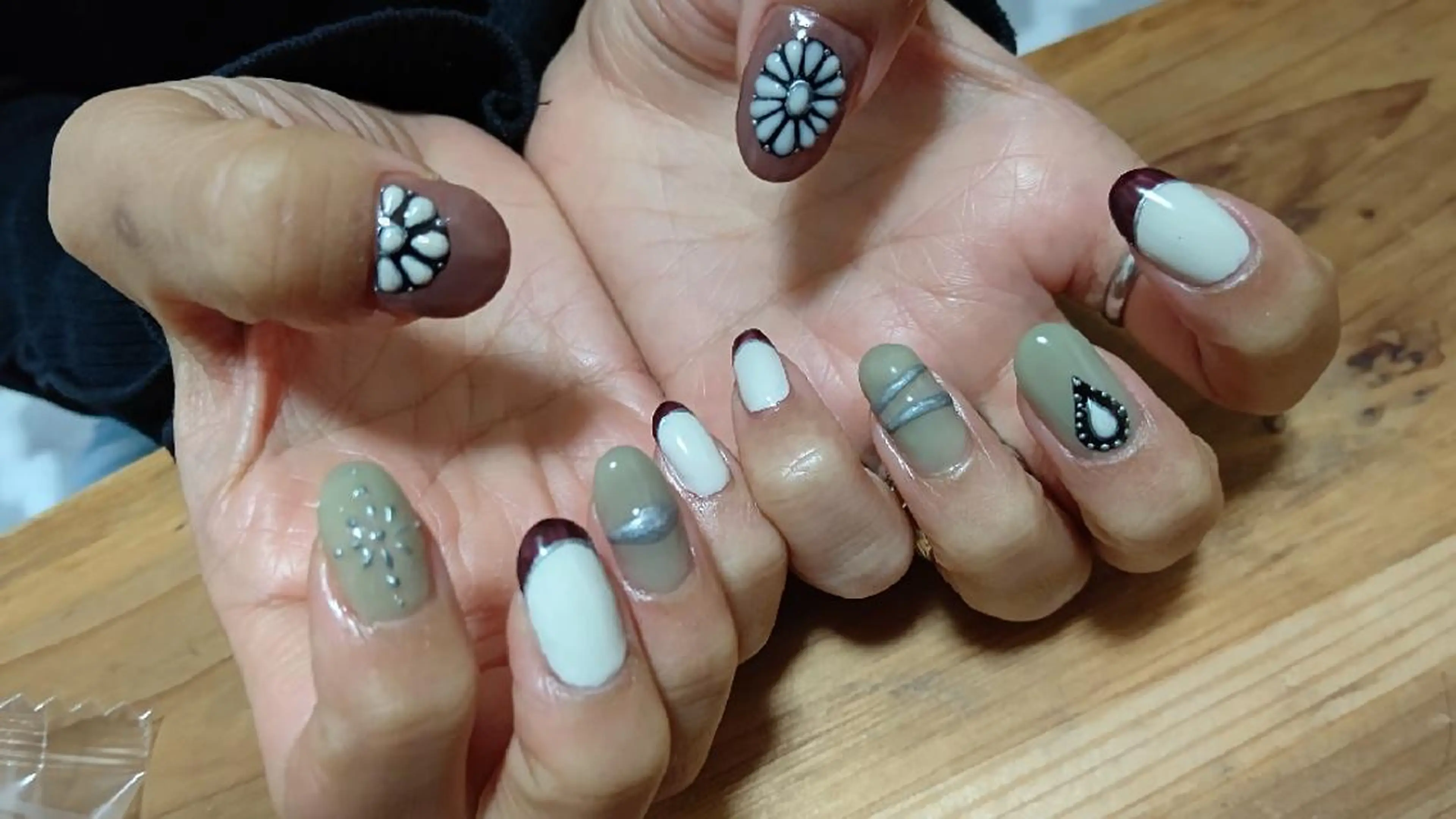 ネイル T RINAのネイルデザイン